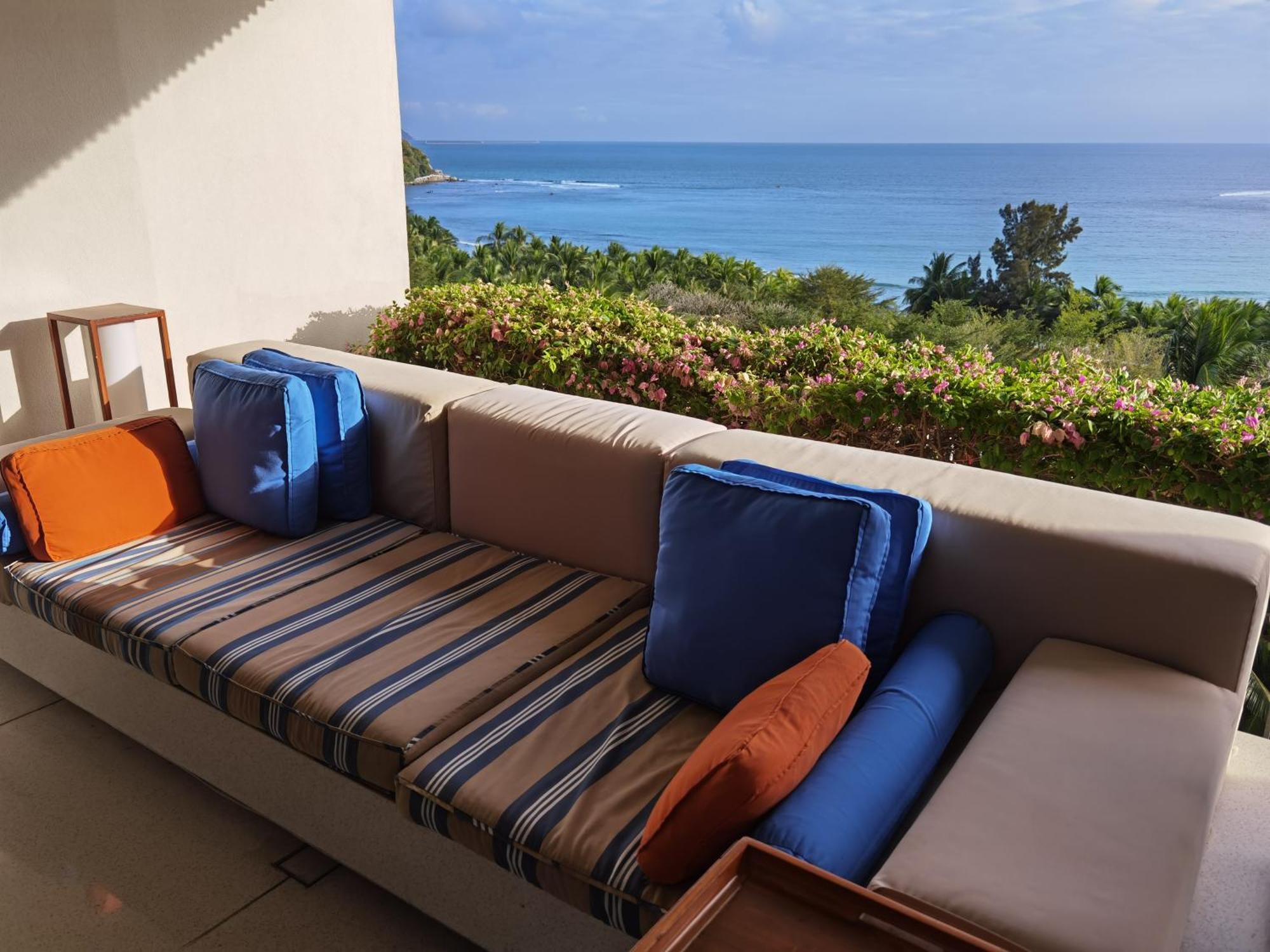 Classic King Room Ocean View High Floor