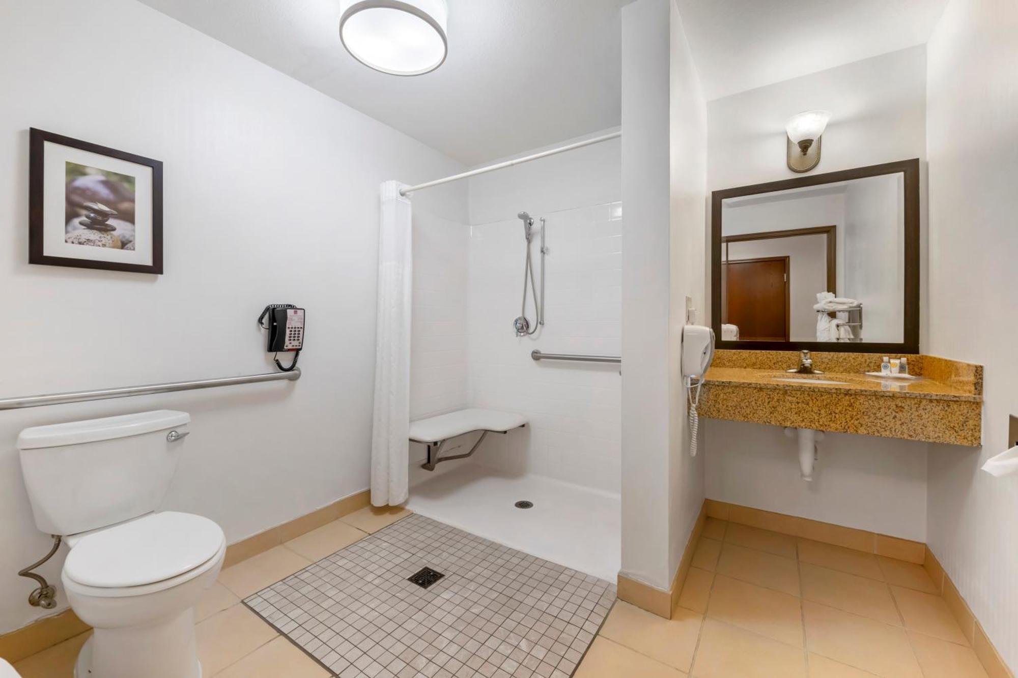 King Suite - Accessible/Non-Smoking