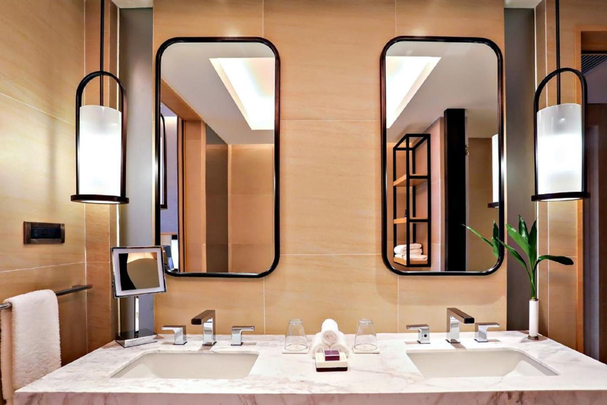 Club Ocean View Room King  (Enjoy Five Times Culinary Presentations for 2 person)