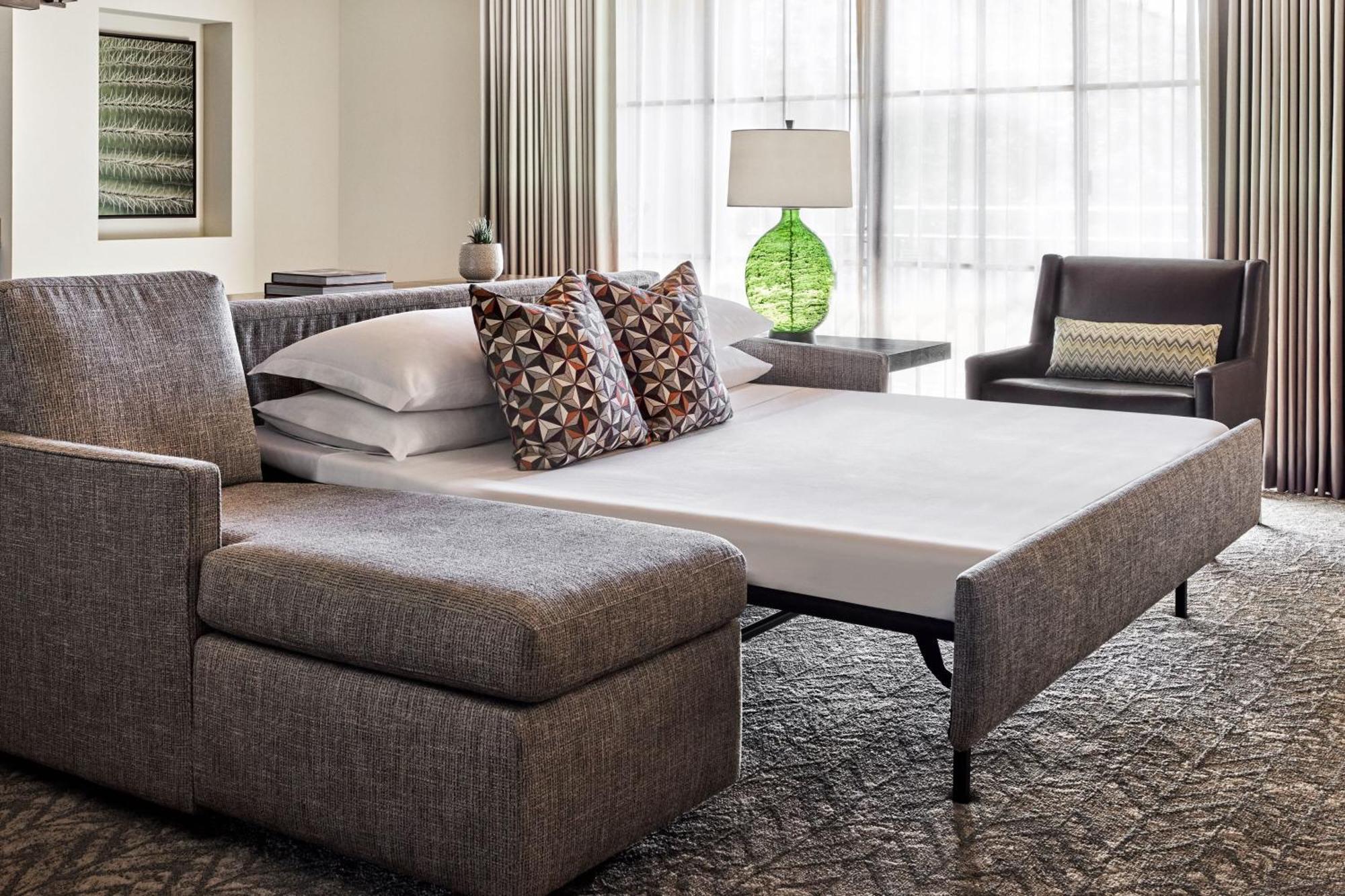 1 Bedroom Executive Suite 2 Queen Balcony
