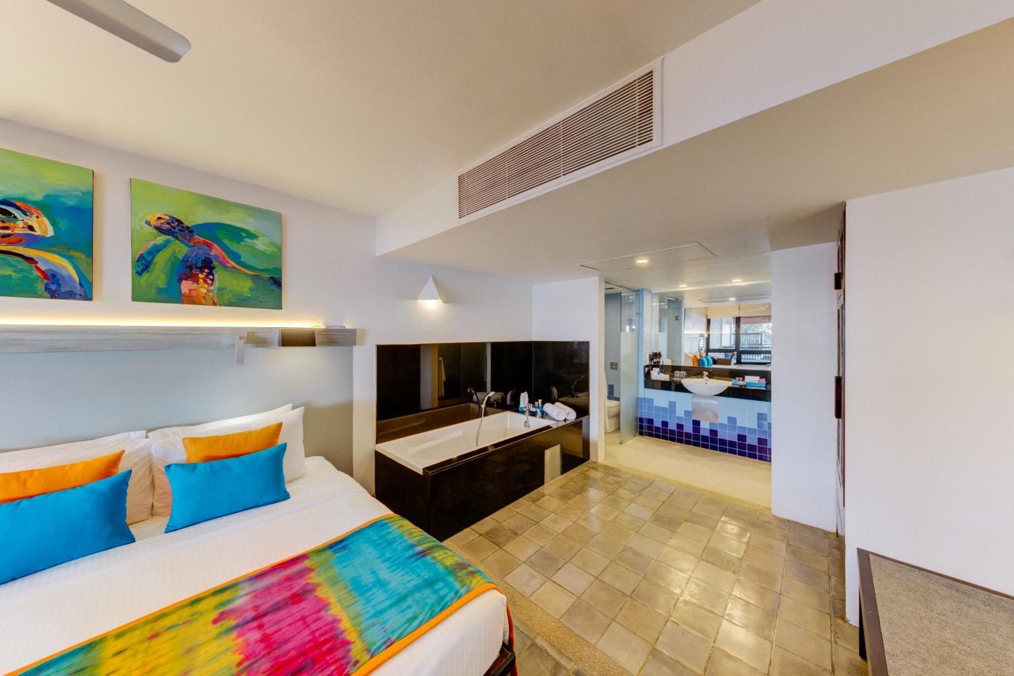 Middle Suite Balcony on F&B on SPA