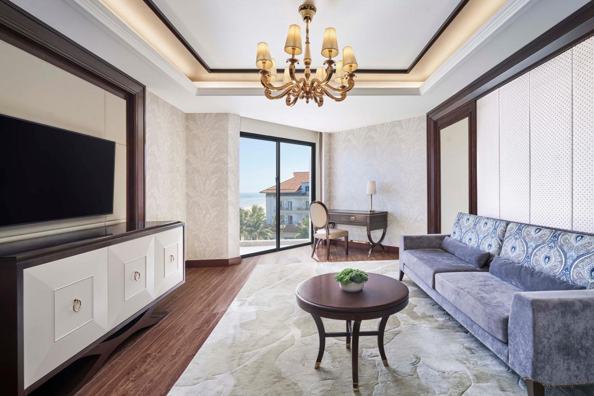 Junior King Suite Ocean View Balcony
