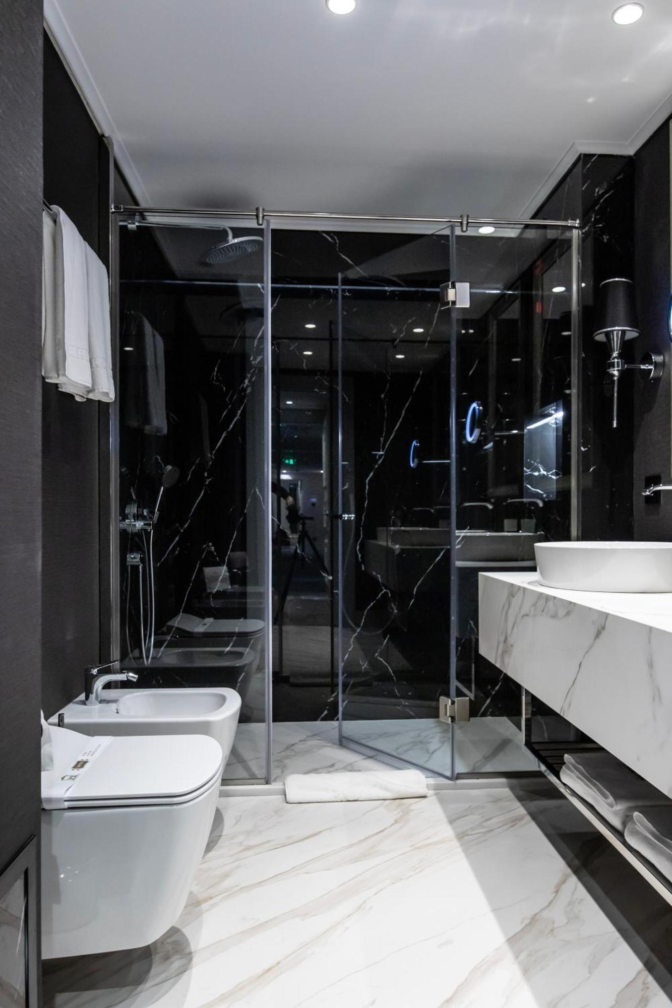 Prestige Deluxe King Room City View