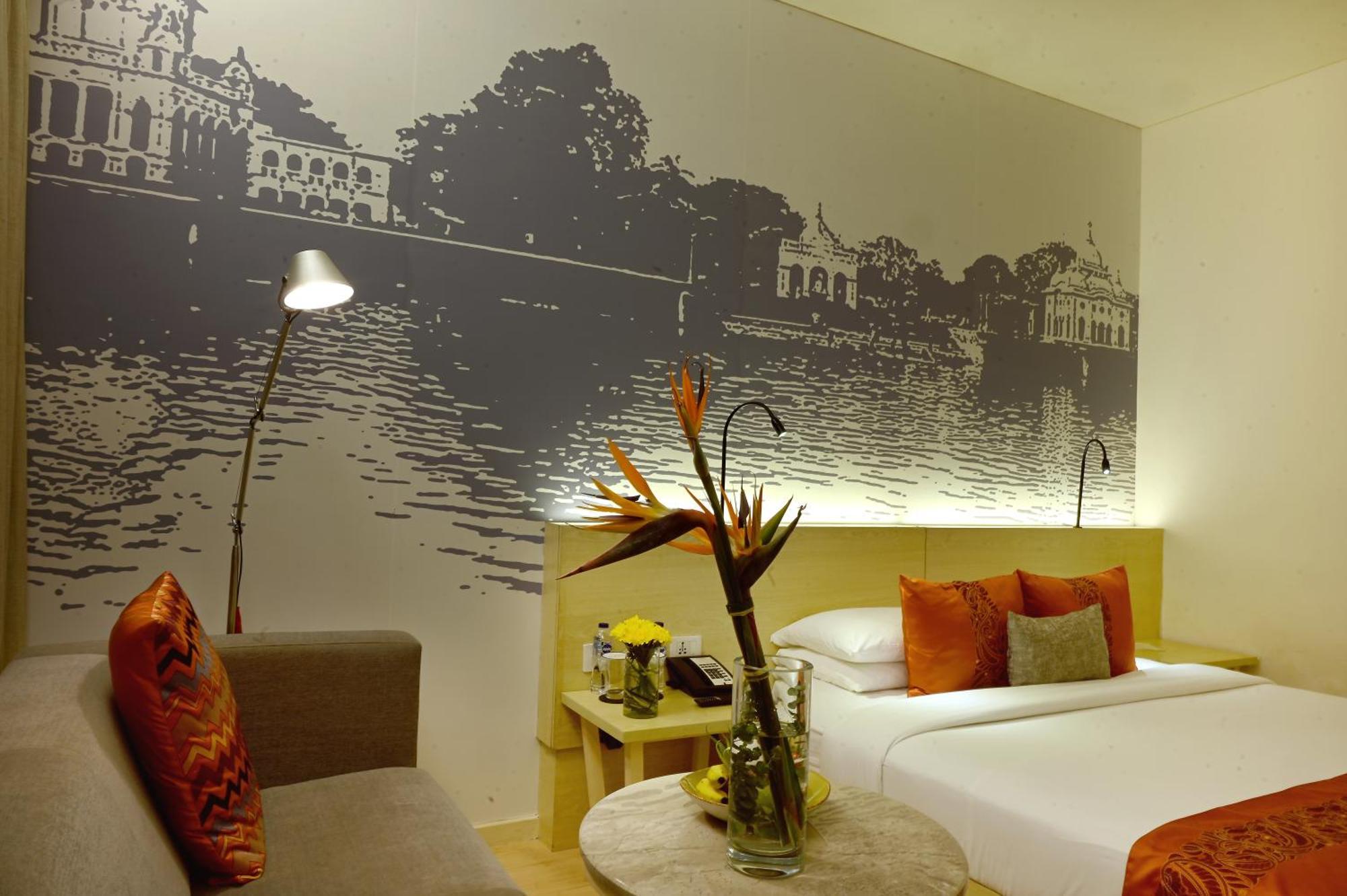 Deluxe Room City View King Bed