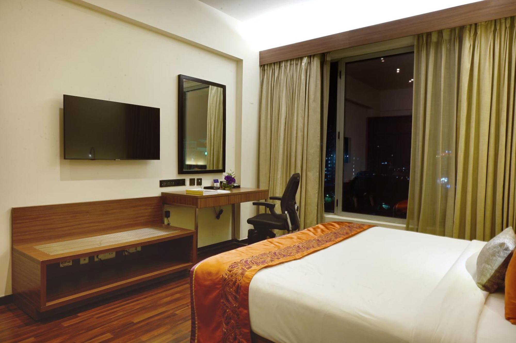 Superior Room City View King Bed