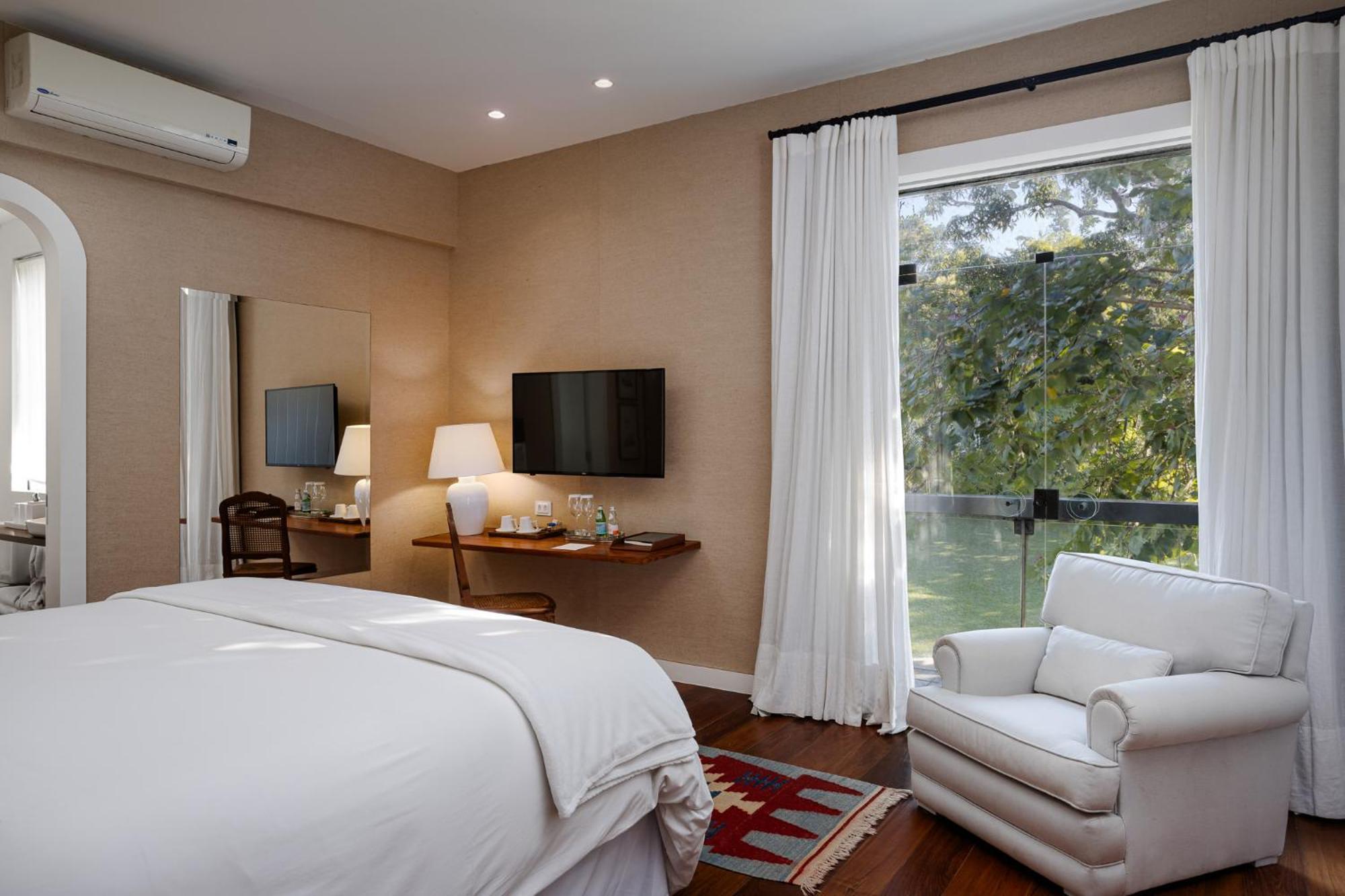 Deluxe Suite