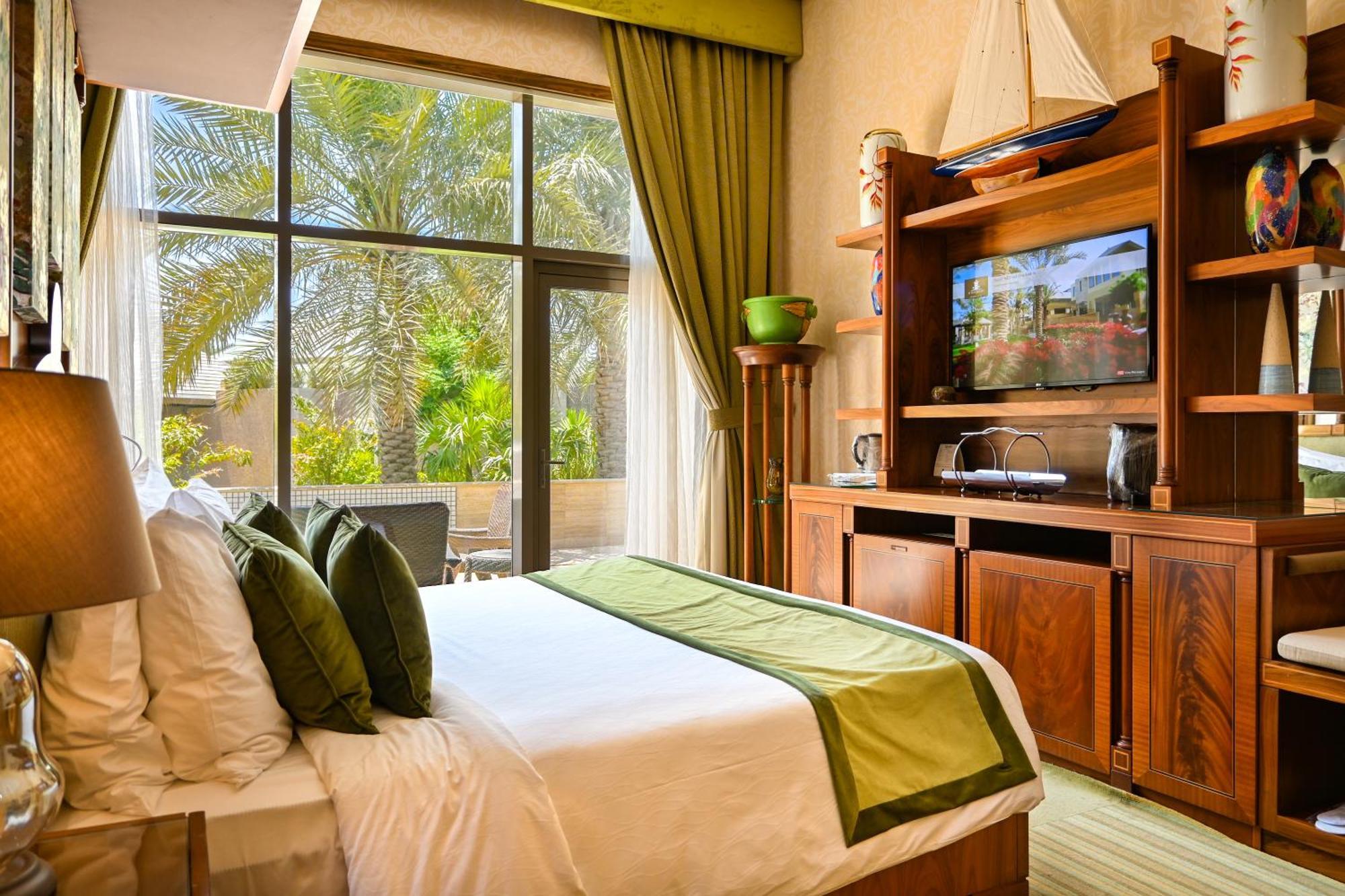 Luxury Garden Room