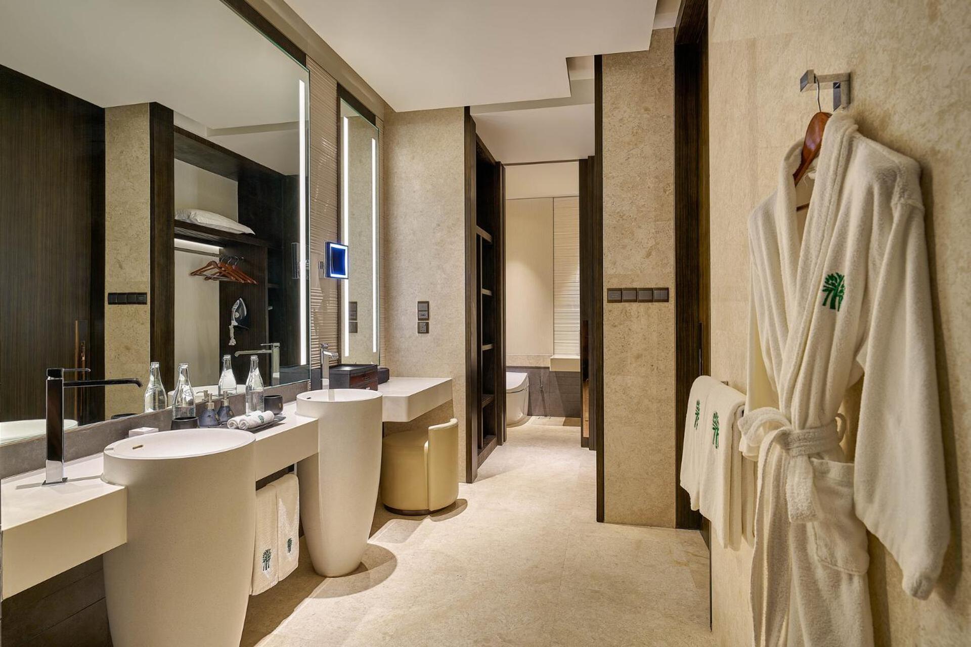 Banyan Retreat King