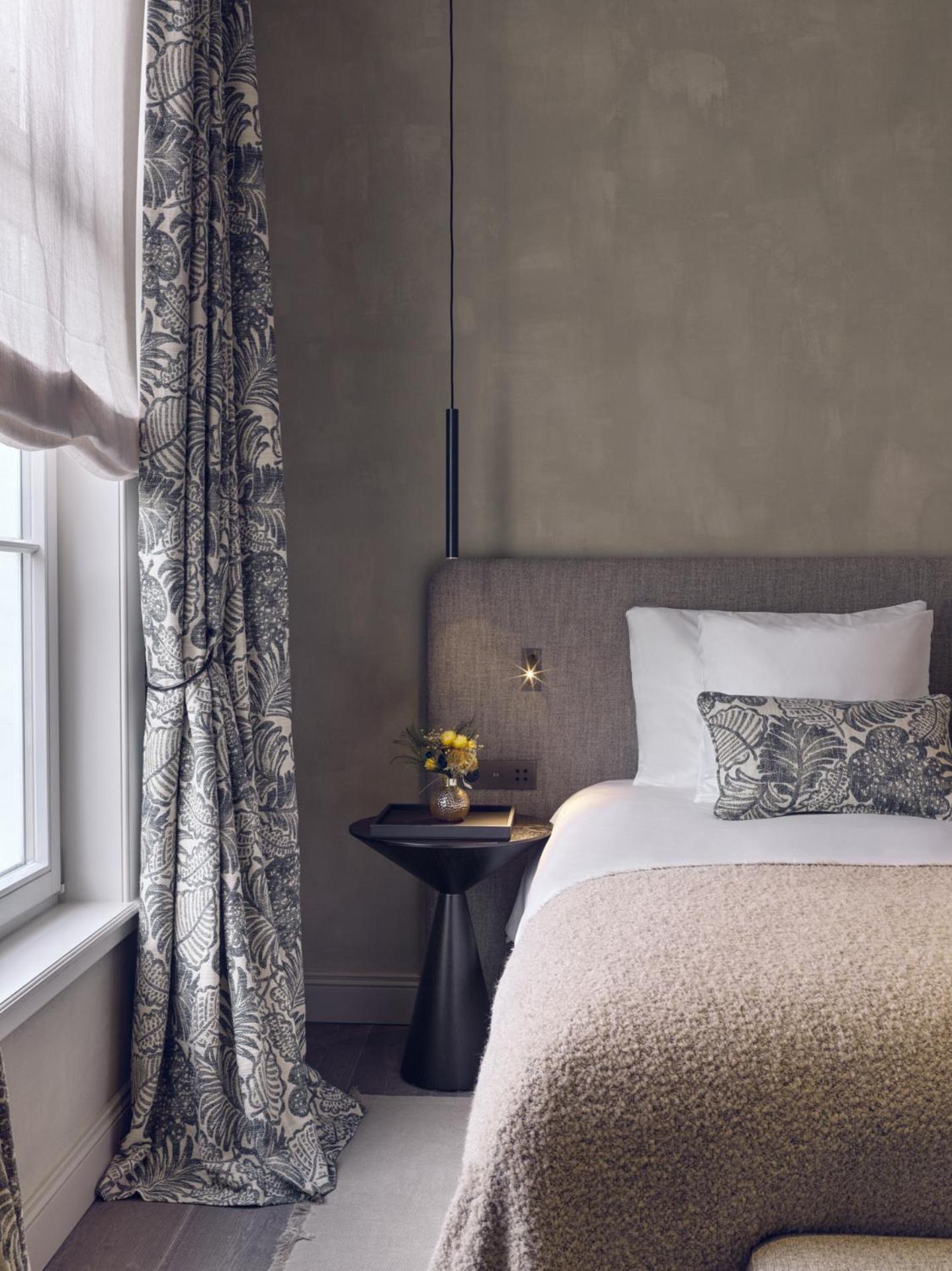 Deluxe Room,1502772751:JPEG