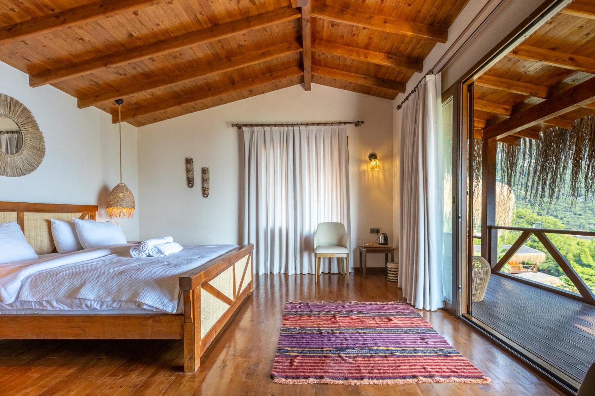 Deluxe Double Room Bath