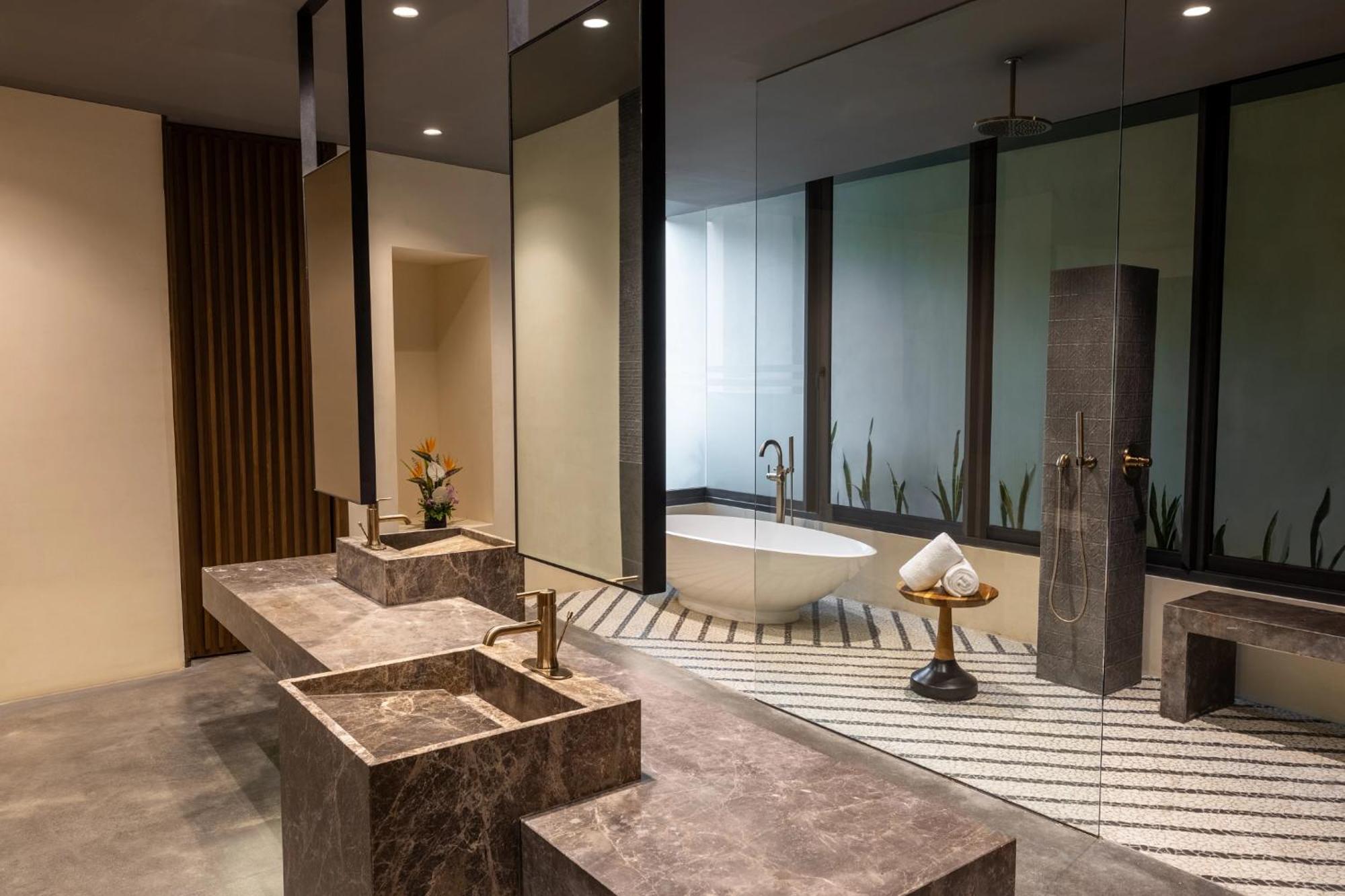 Preferred Club Rooftop Master Suite Plunge Pool,1505278672:JPEG