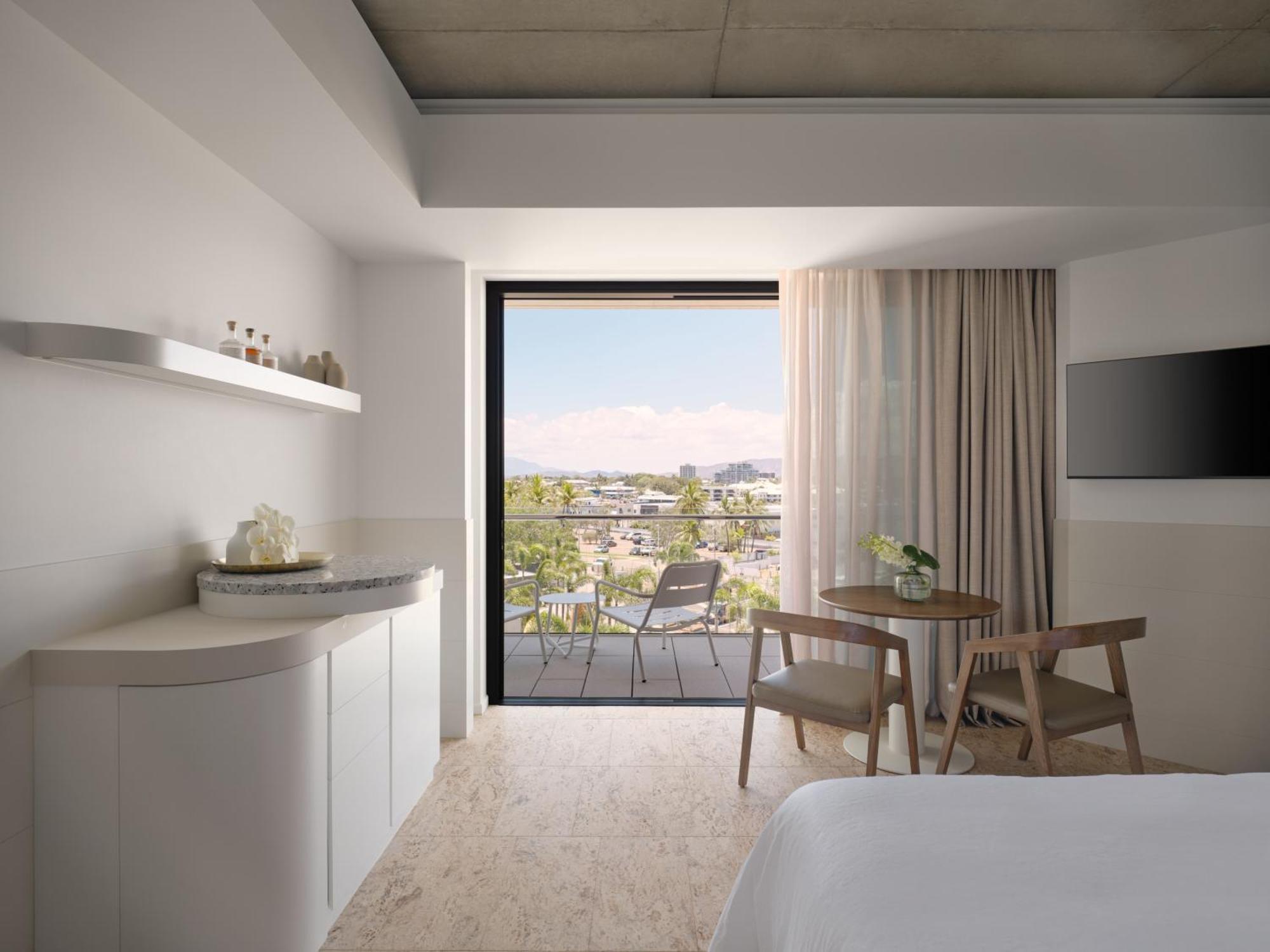 Marina Accessible King or Twin Room