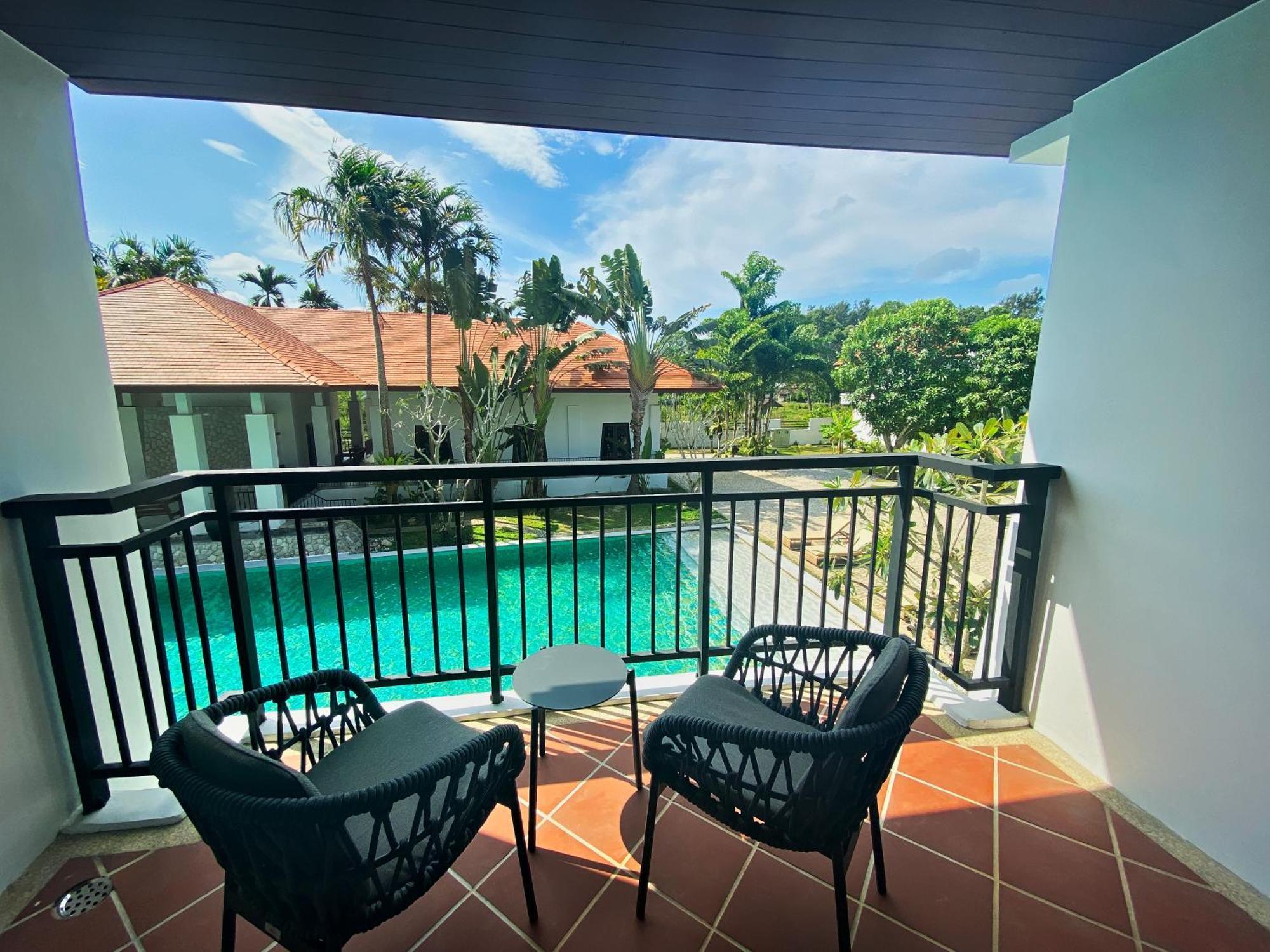 Chambre Double ou Lits Jumeaux - Vue sur Piscine