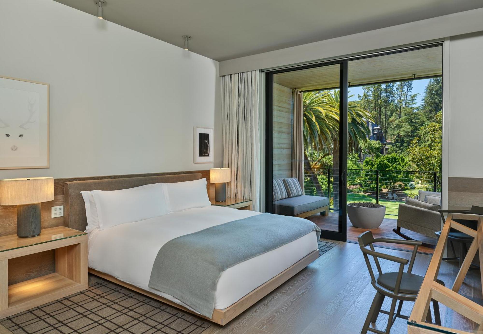 Deluxe King Room Streamside View Balcony