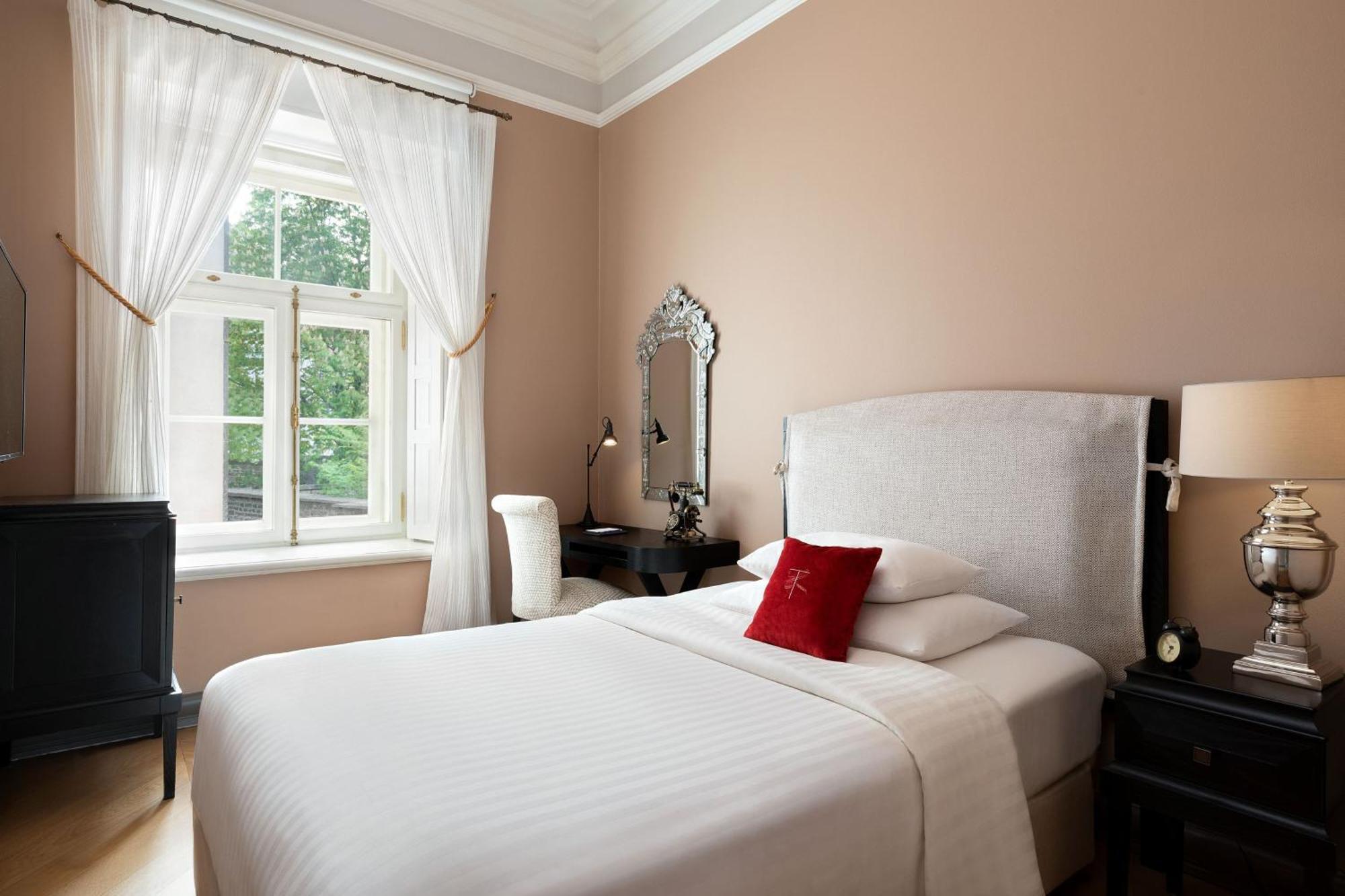 Comfort Double Room with Courtyard View,1516328023:JPEG
