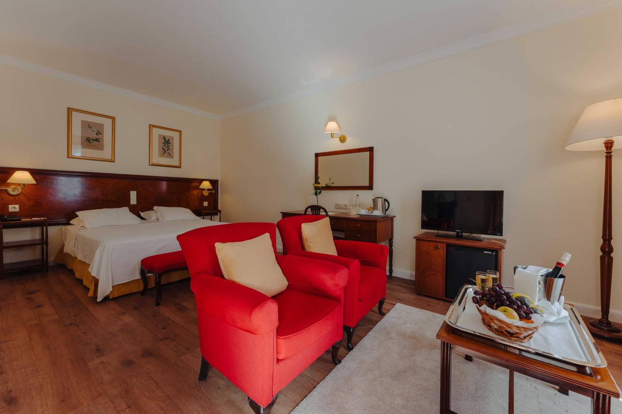 Deluxe Double or Twin Room Balcony Garden View