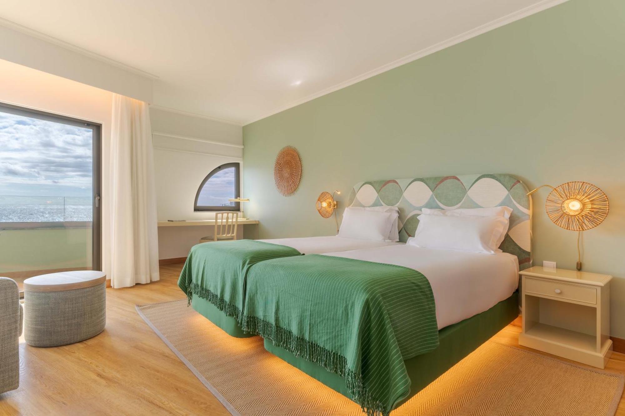 Double or Twin Room Sea View