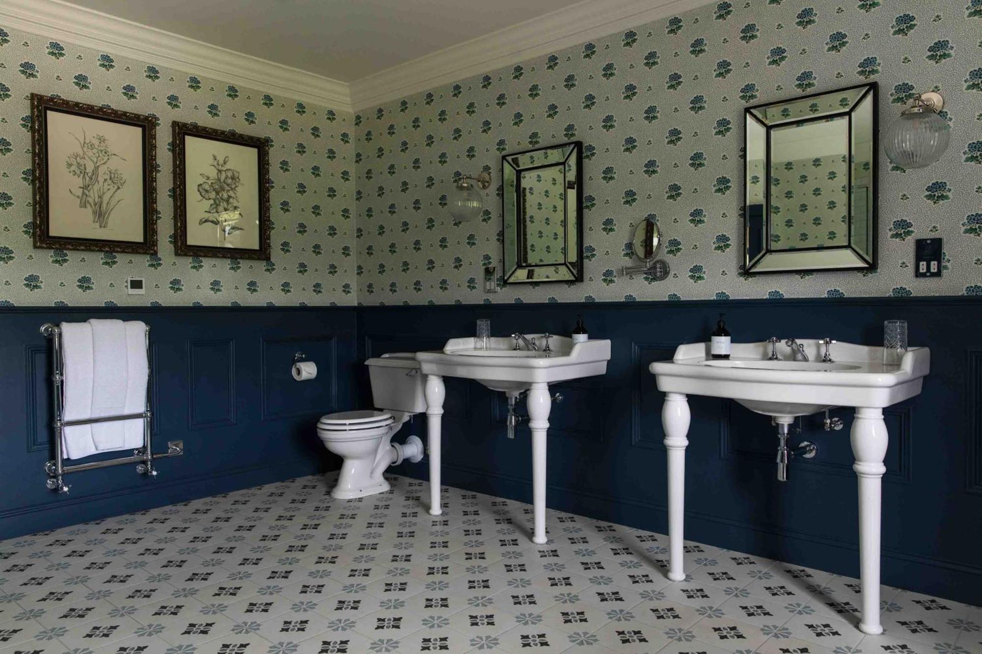 Estate Room