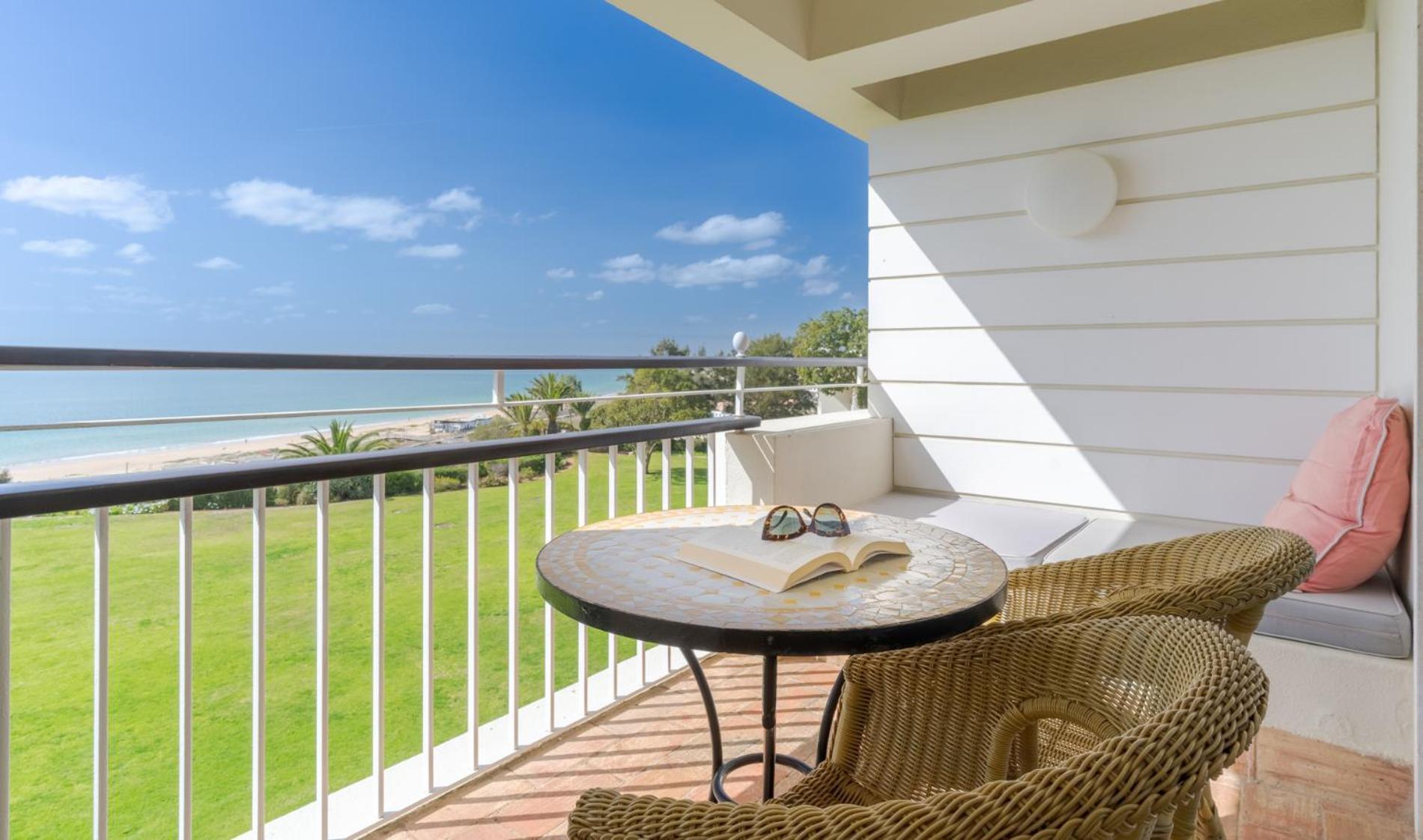 Double or Twin Room Sea View