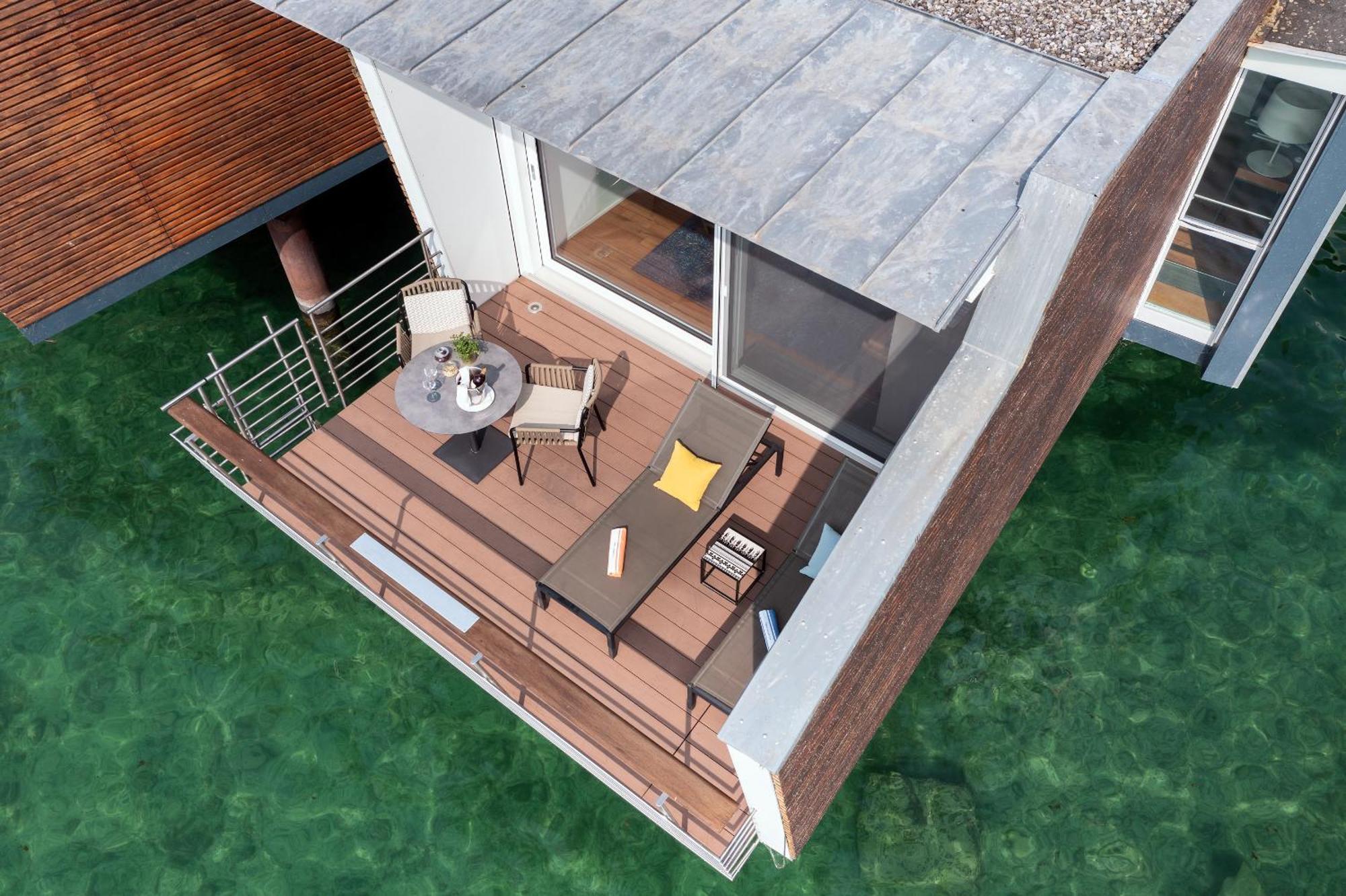 Lake Pavillon