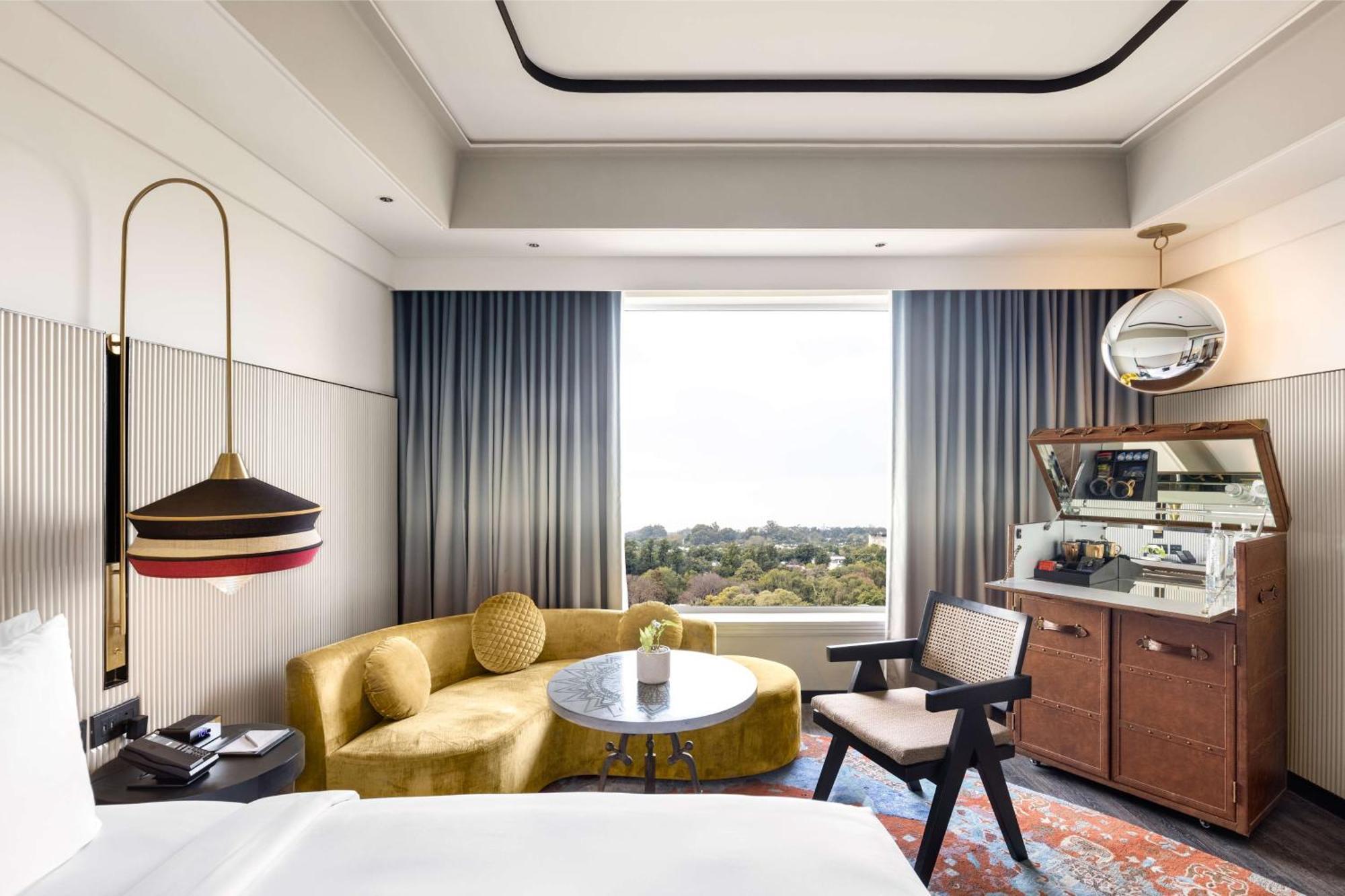 Deluxe Room disc on Food Soft Beverage Laundry SPA Credit INR 1000 T&C apply