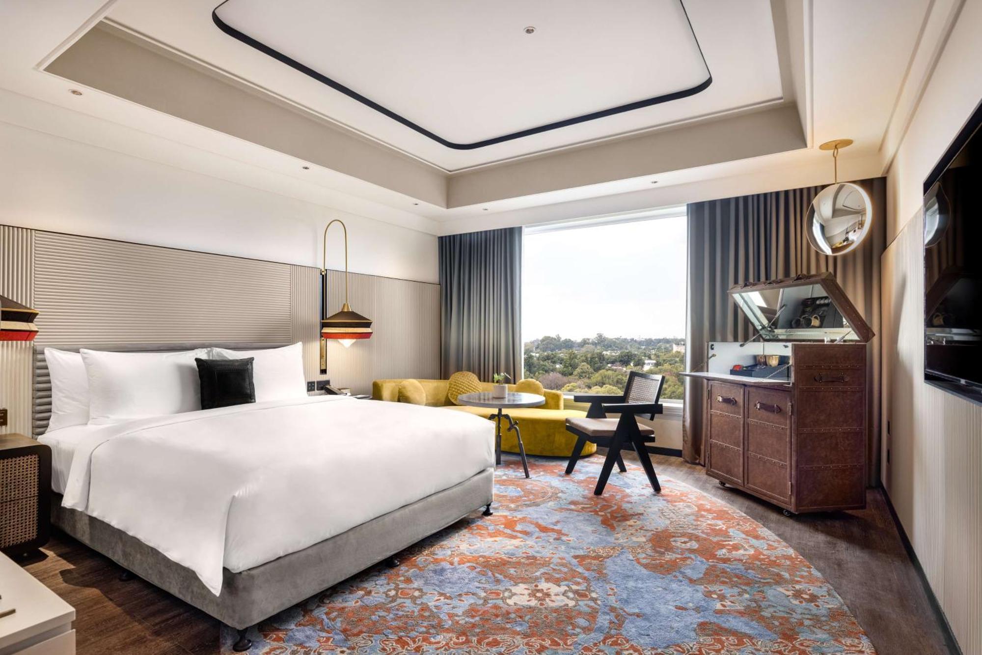Deluxe Room disc on Food Soft Beverage Laundry SPA Credit INR 1000 T&C apply