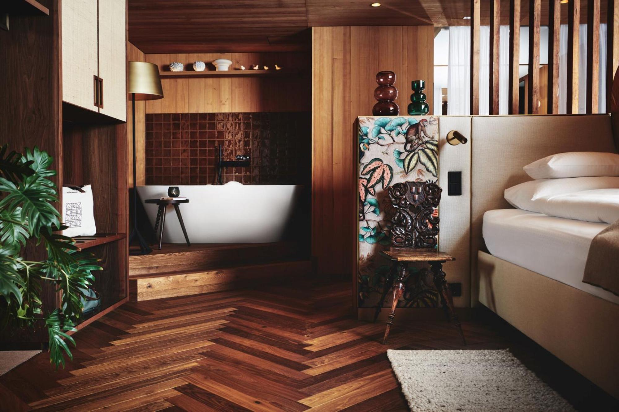 Deluxe Suite
