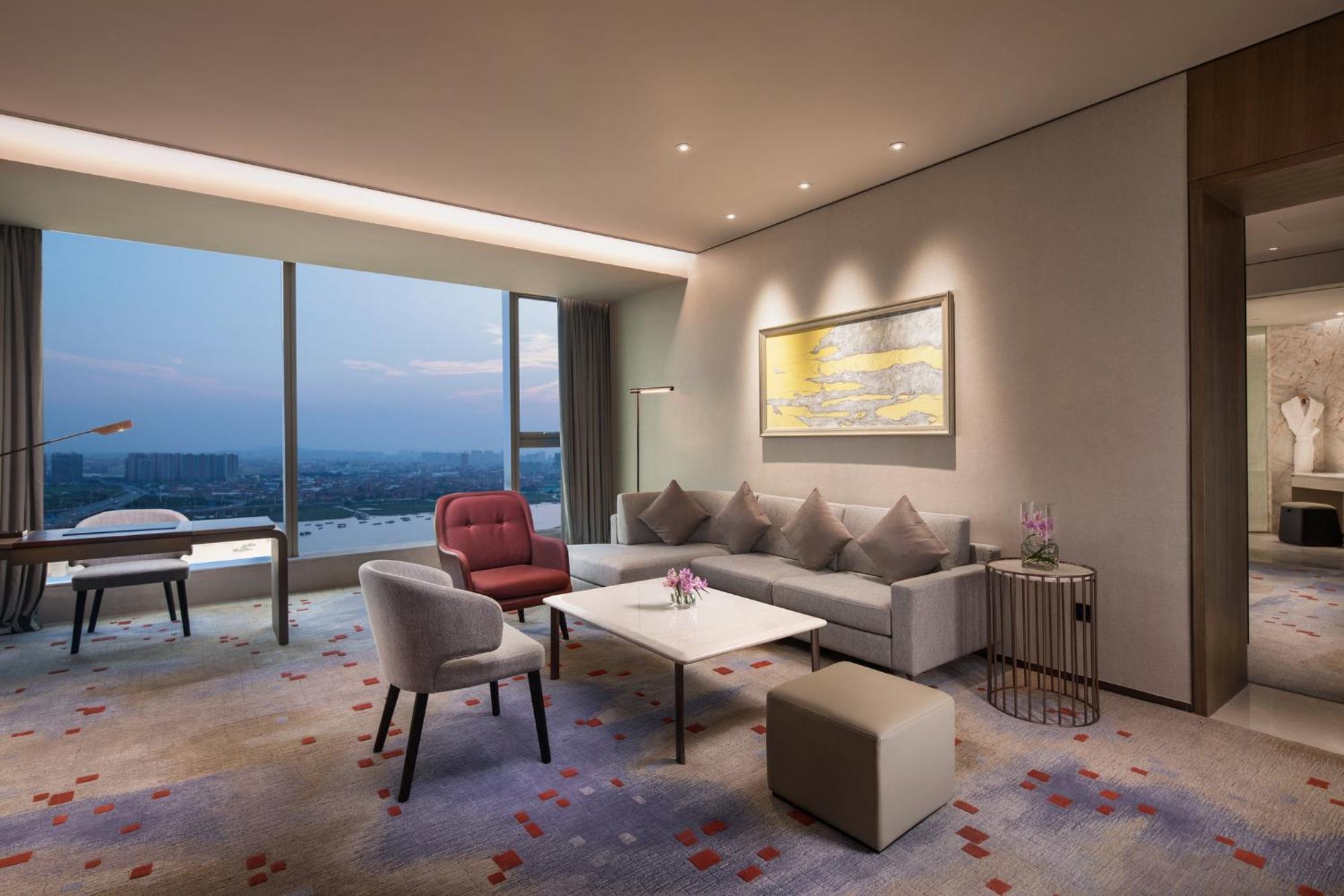 One-Bedroom Suite with River View