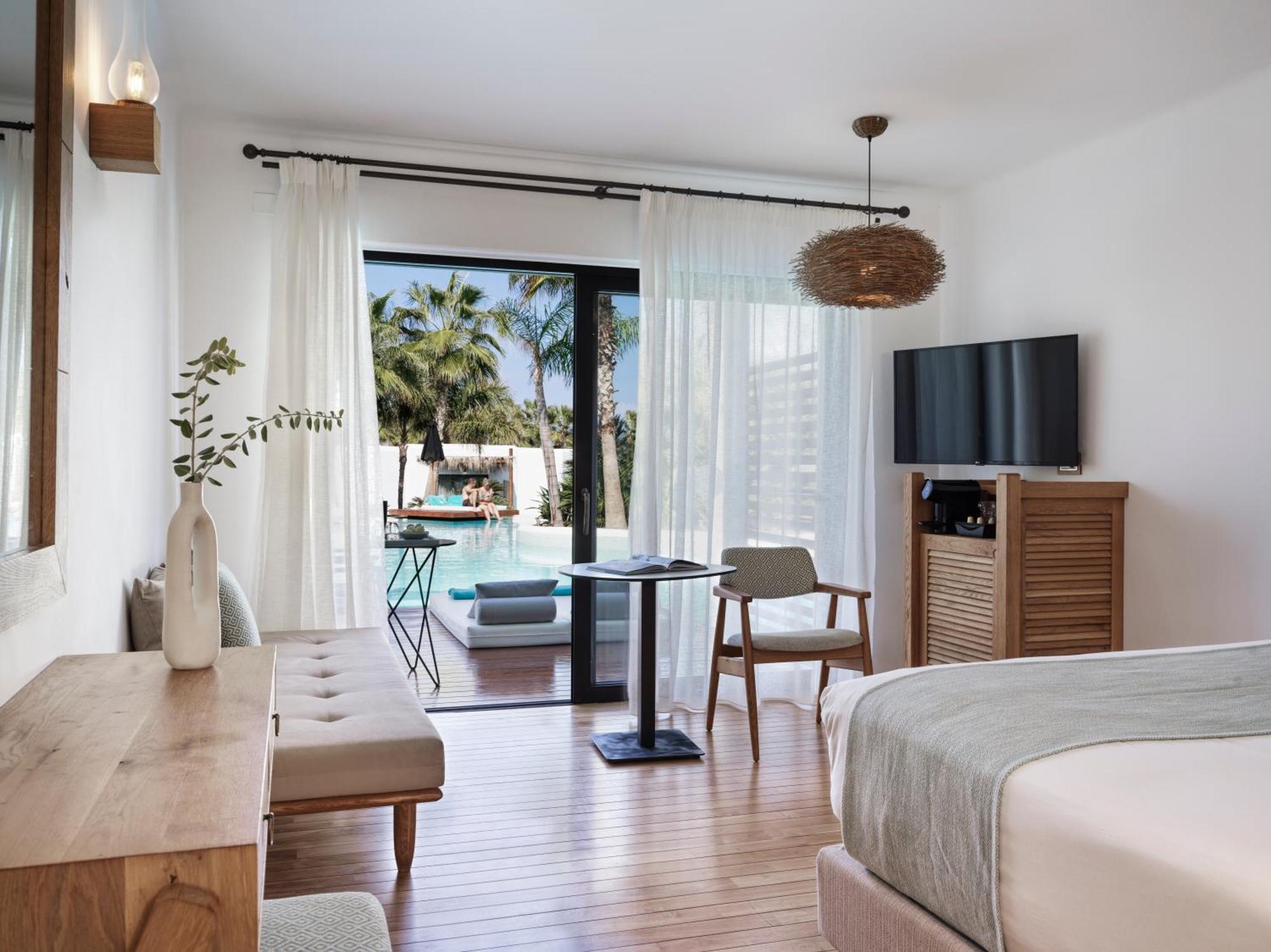 Luxury Double Room Shared Pool
