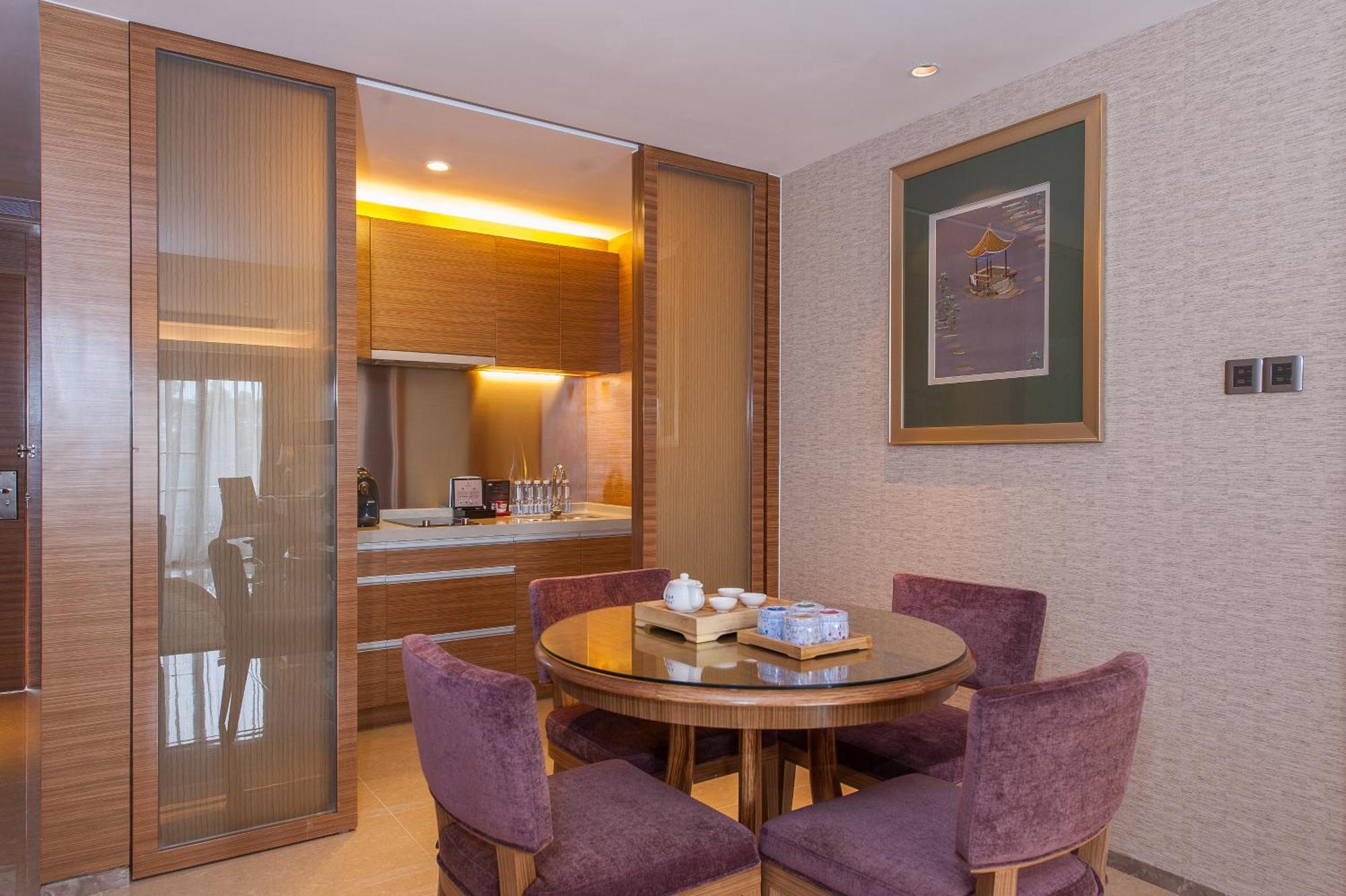 Grande Deluxe Suite(One bed room one living room),1129401603:JPEG