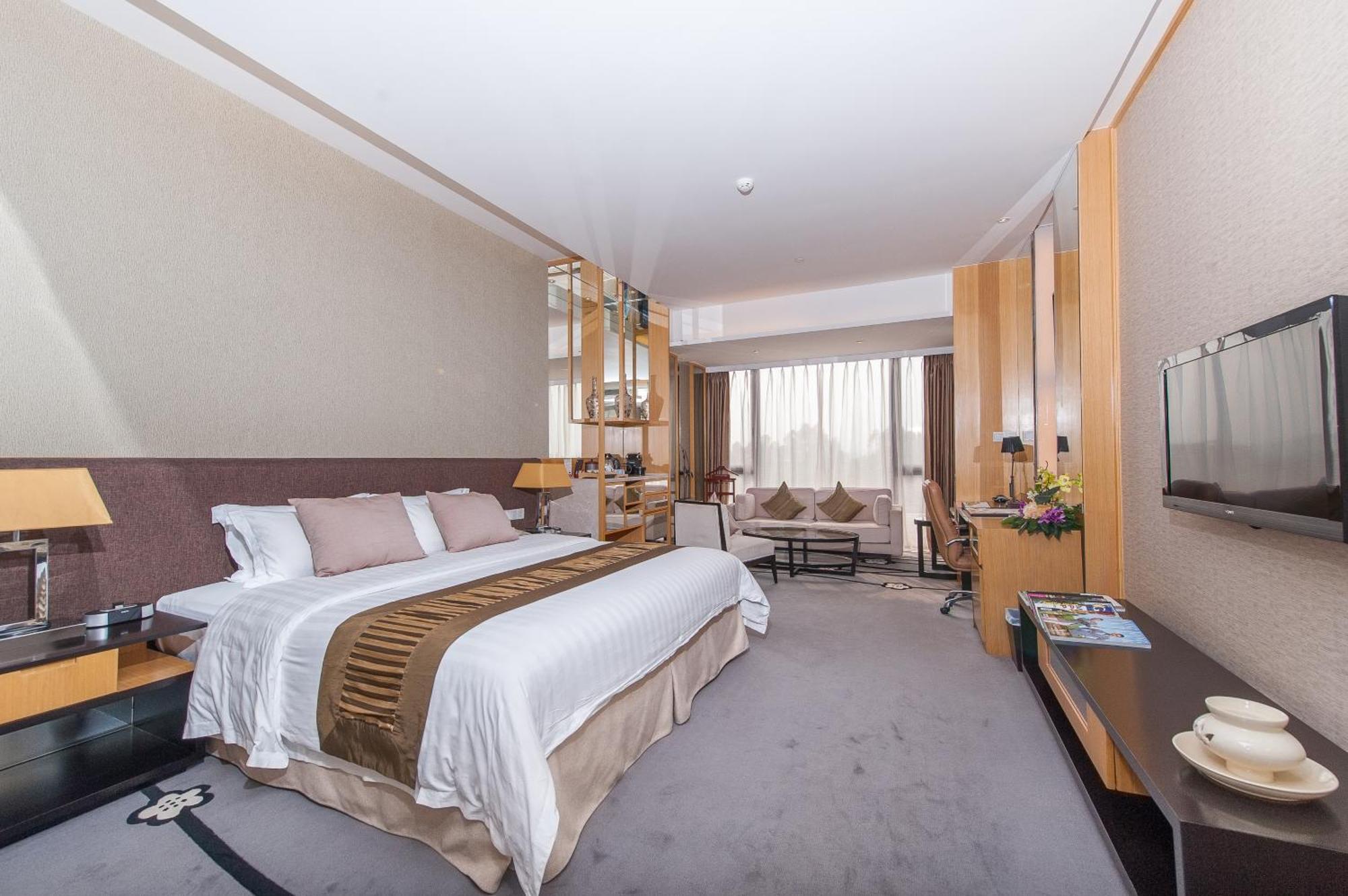 Deluxe King Room
