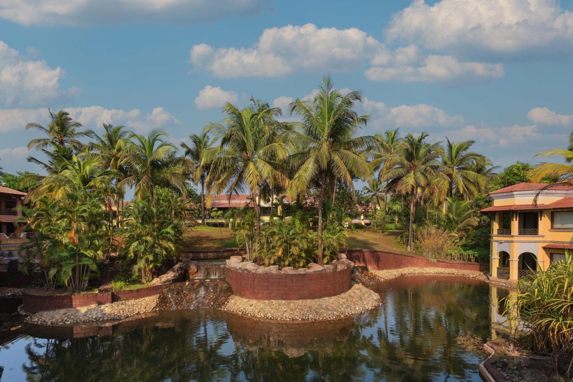 Lagoon View Guest Room One King or Two Twin/Single Beds