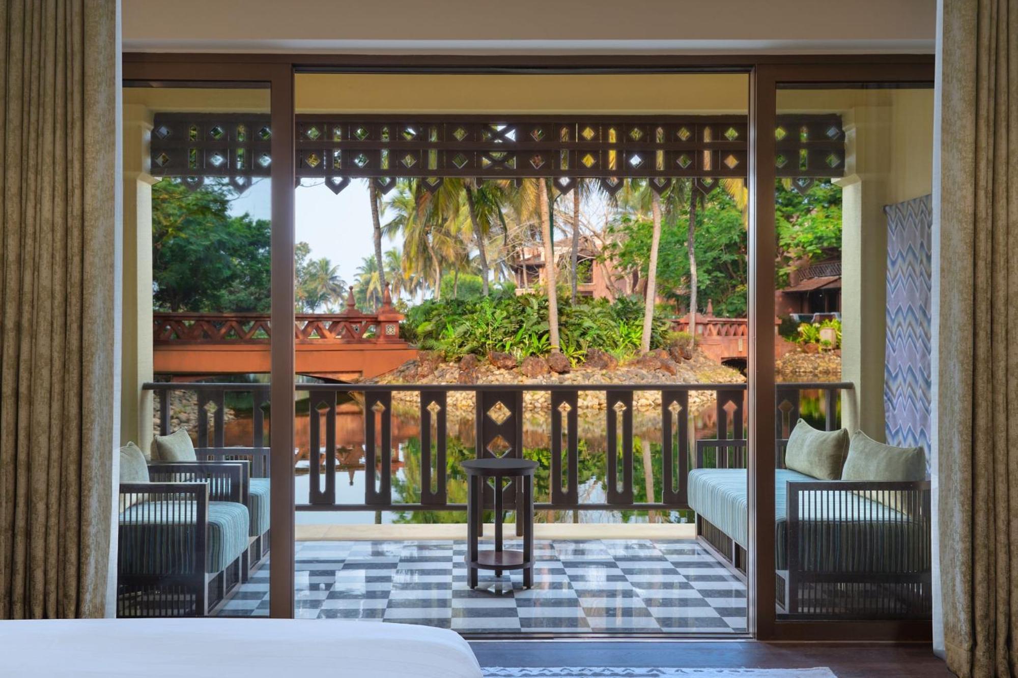 Lagoon View Premium Guest room 1 King or 2 Twin or Single Beds Facilities access Pool access