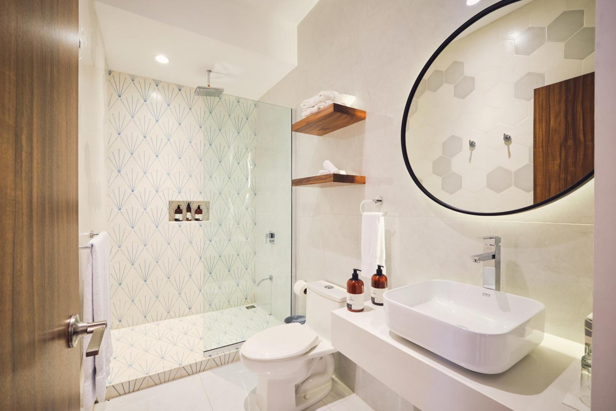 1 King Room with Balcony / Dosel,1523353375:JPEG