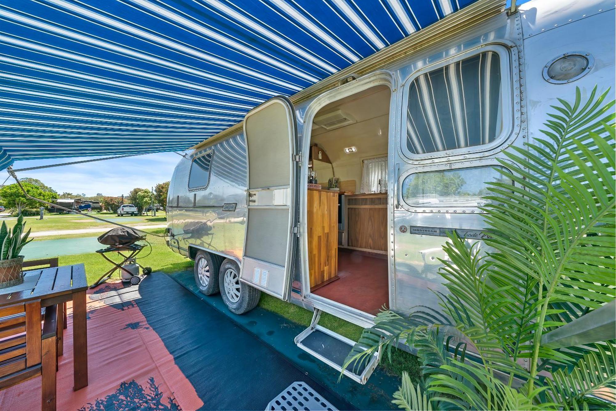 Tradewind Airstream - Caravan (Shared Toilet)