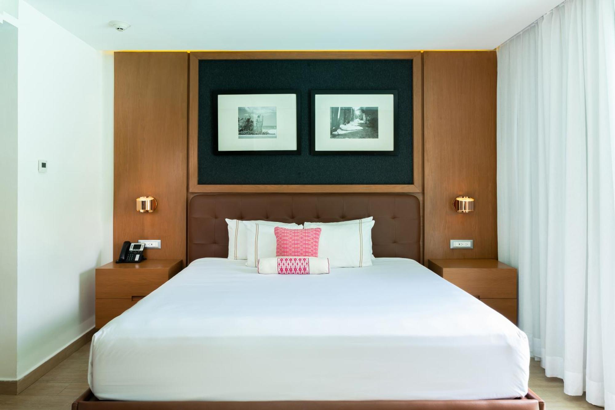 One Bedroom Suite Swim Up