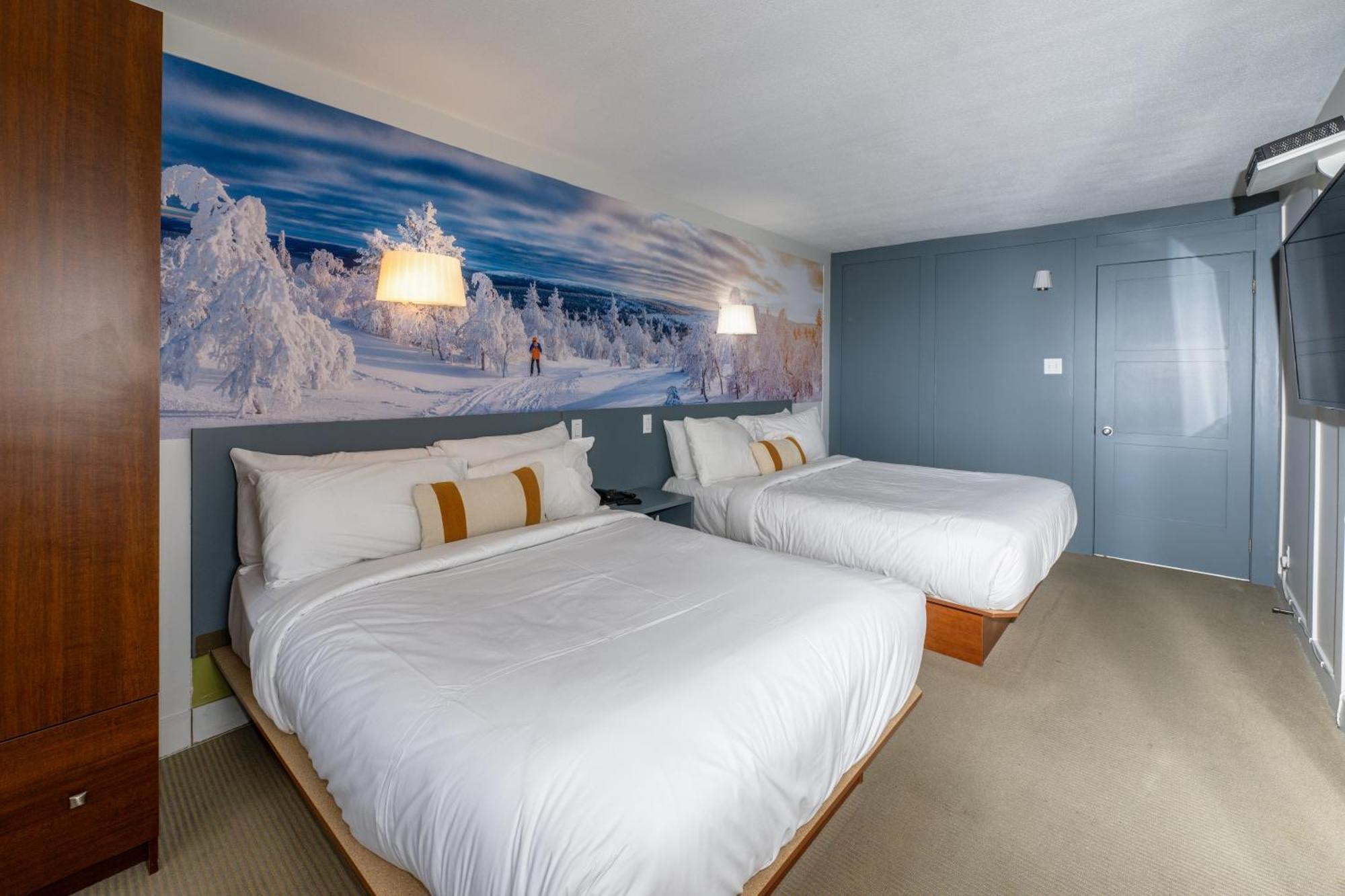 Queen suite with Kitchenette - Non-Smoking