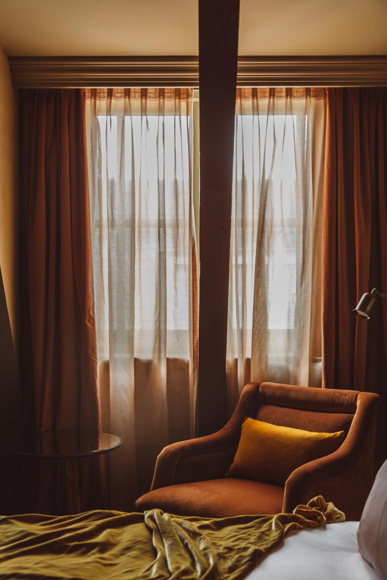 Deluxe Room,1525609663:JPEG