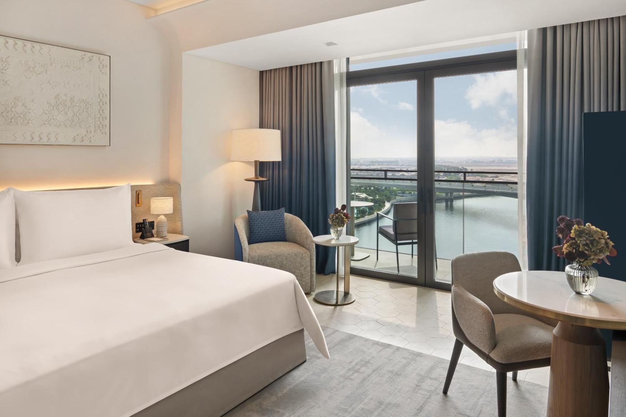 Deluxe Canal View Room King Complimentary Lagoon Access
