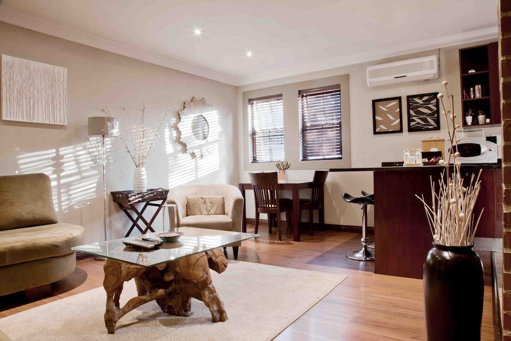 One-Bedroom Apartment,152673172:JPEG