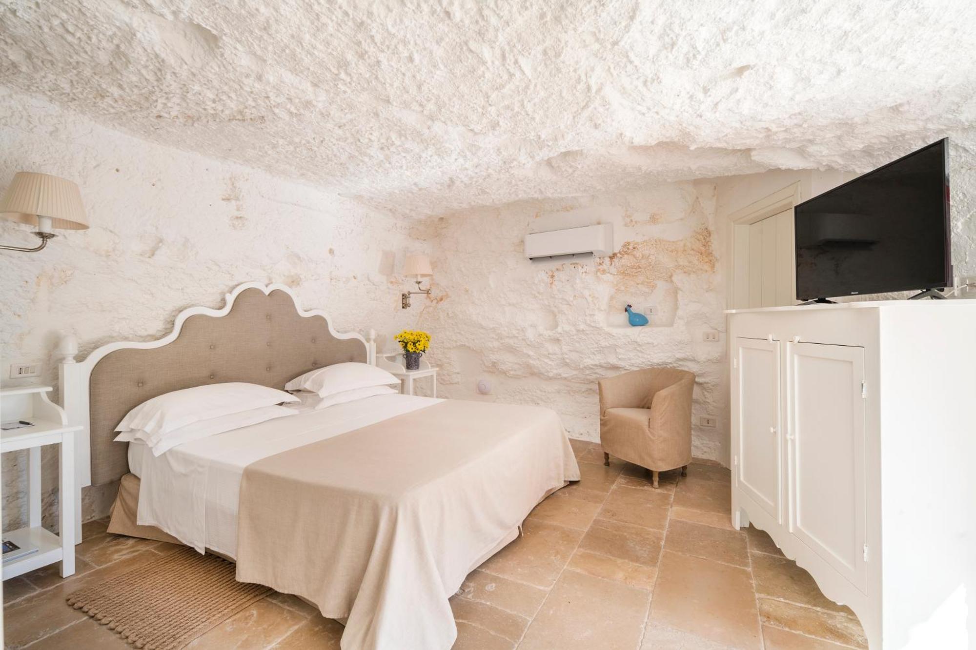Standard Double Room,1526224483:JPEG