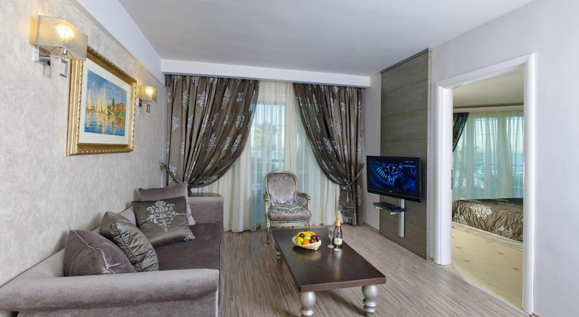 Deluxe Suite Sea View