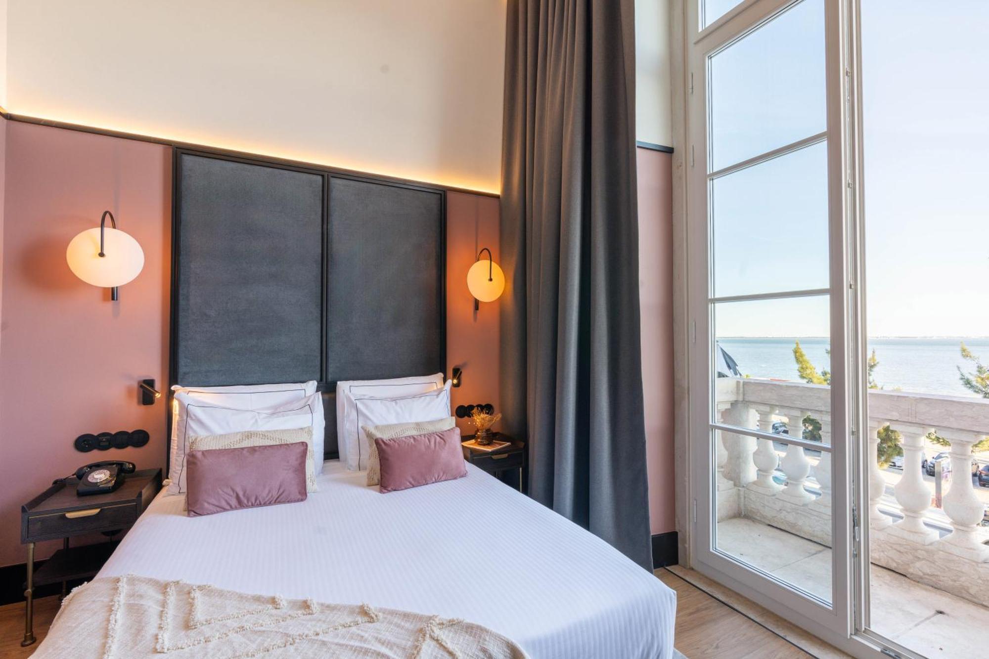 Double Room with Balcony and River View,1528173289:JPEG