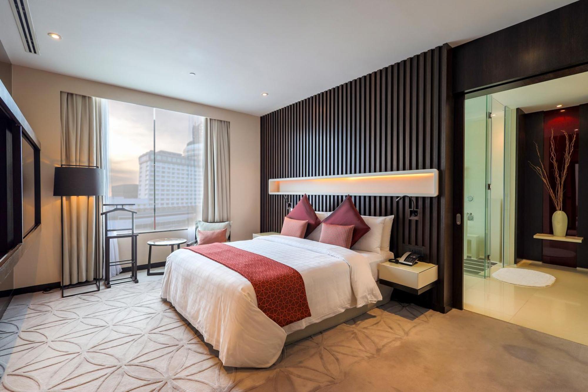 Indulge in a Semi-Duplex Retreat Room Package