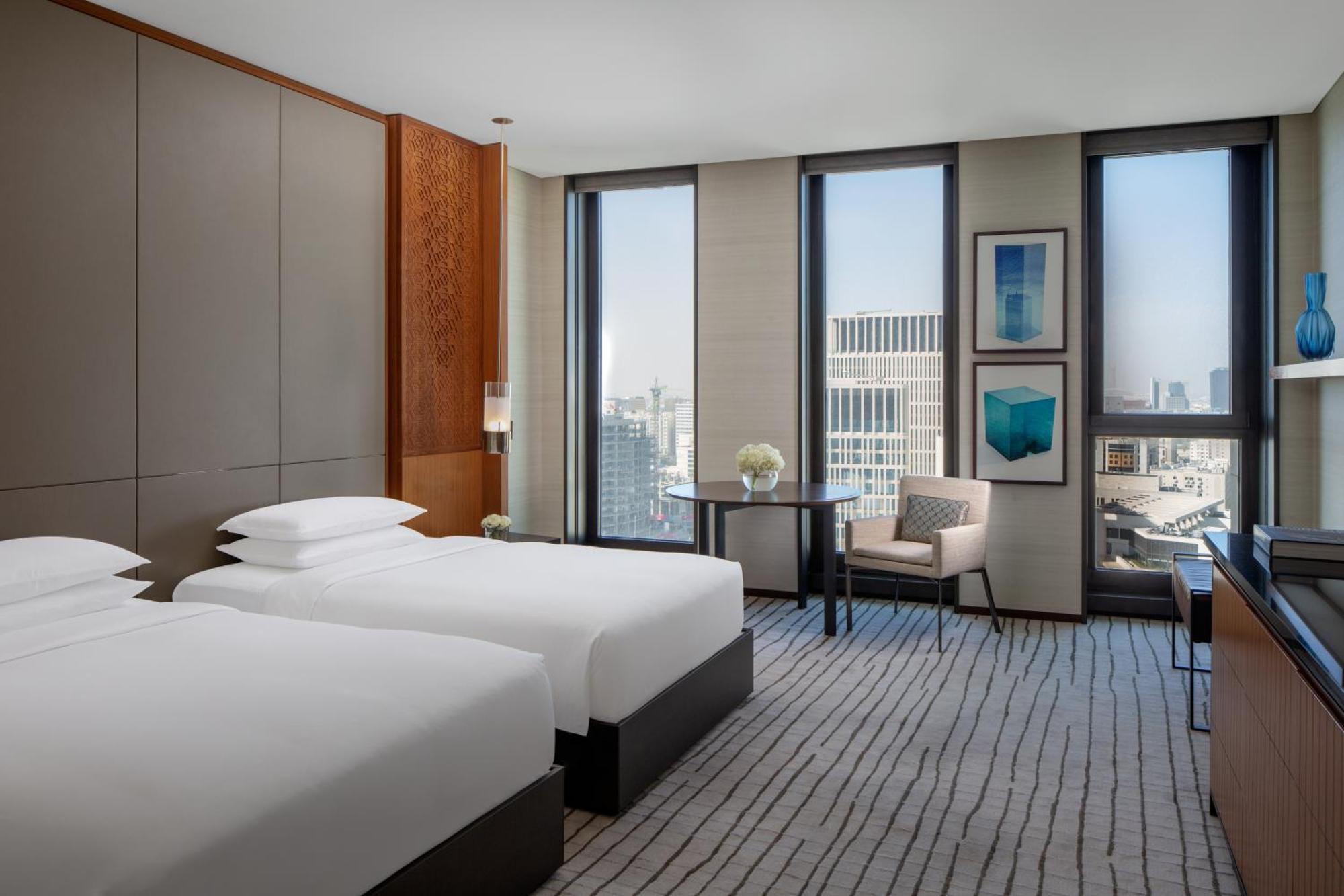 Twin Room with City View,1558581172:JPEG