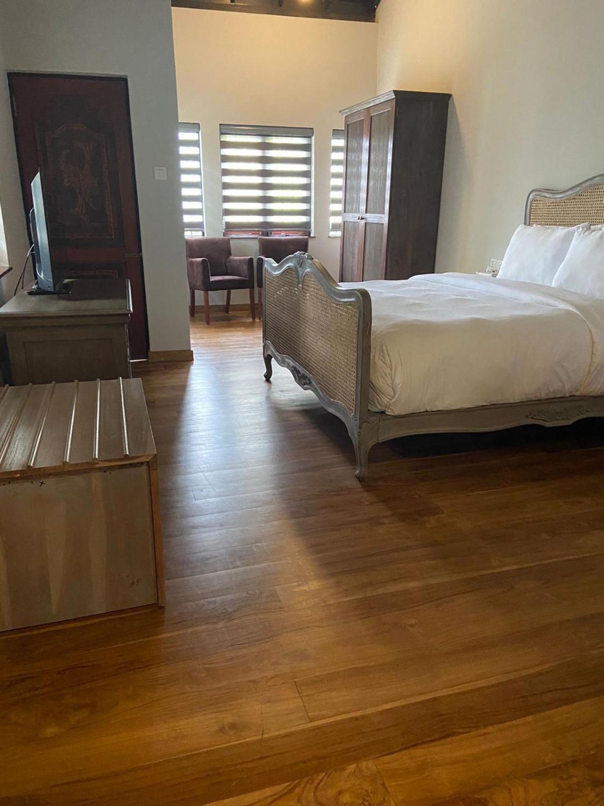 King Room Lake View