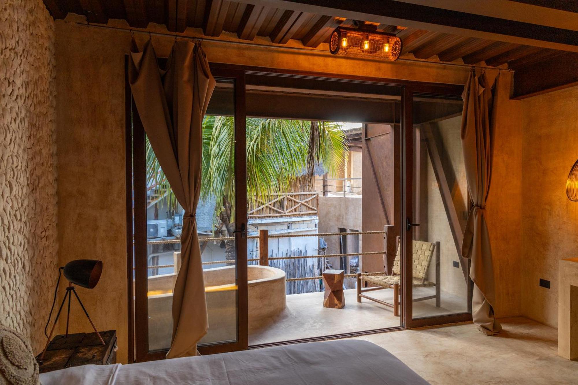 Suite Pool View
