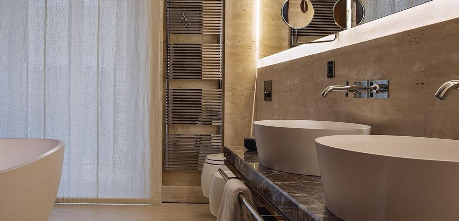 Deluxe Suite 5