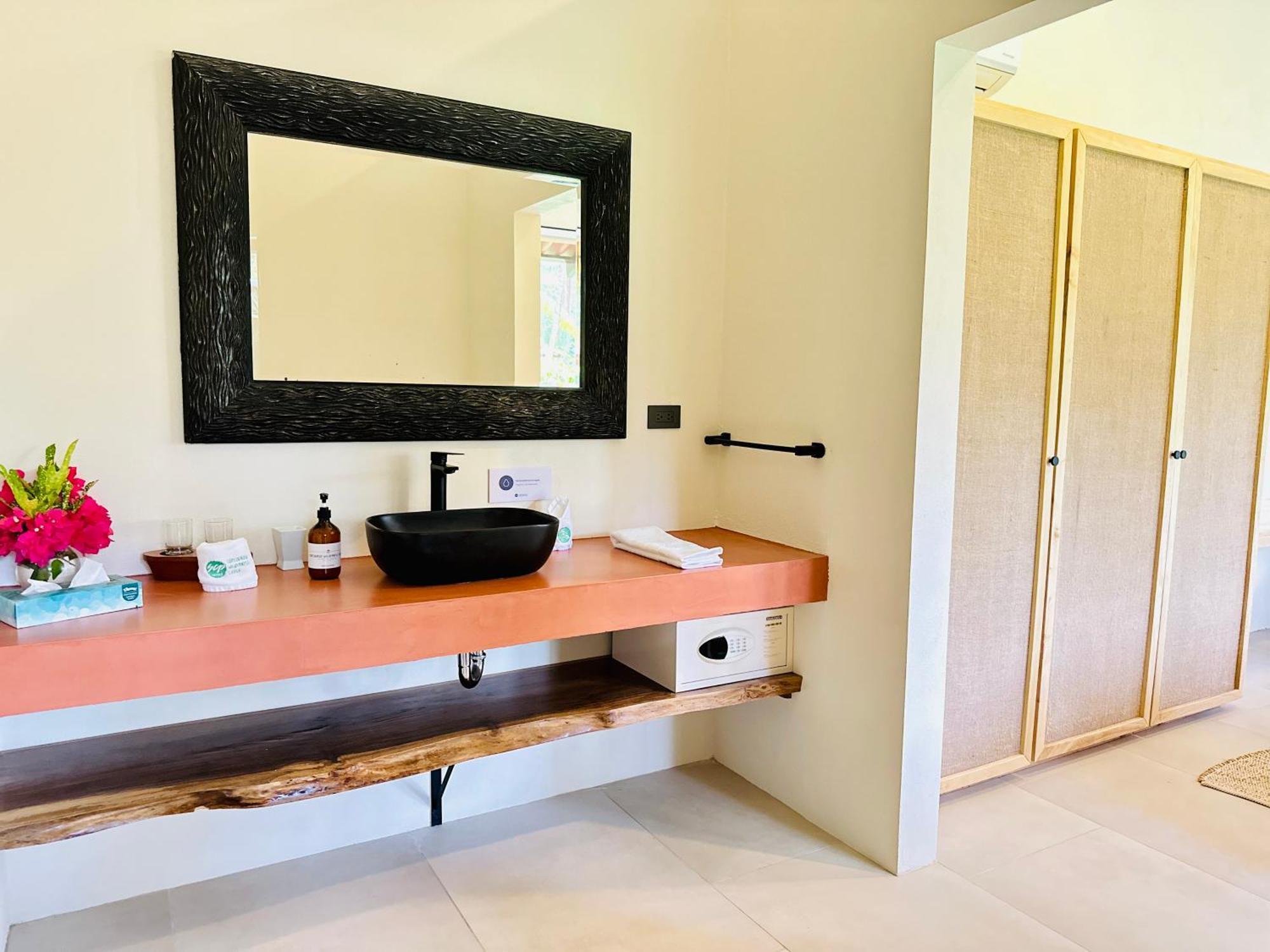 Deluxe Suite,1532291290:JPEG