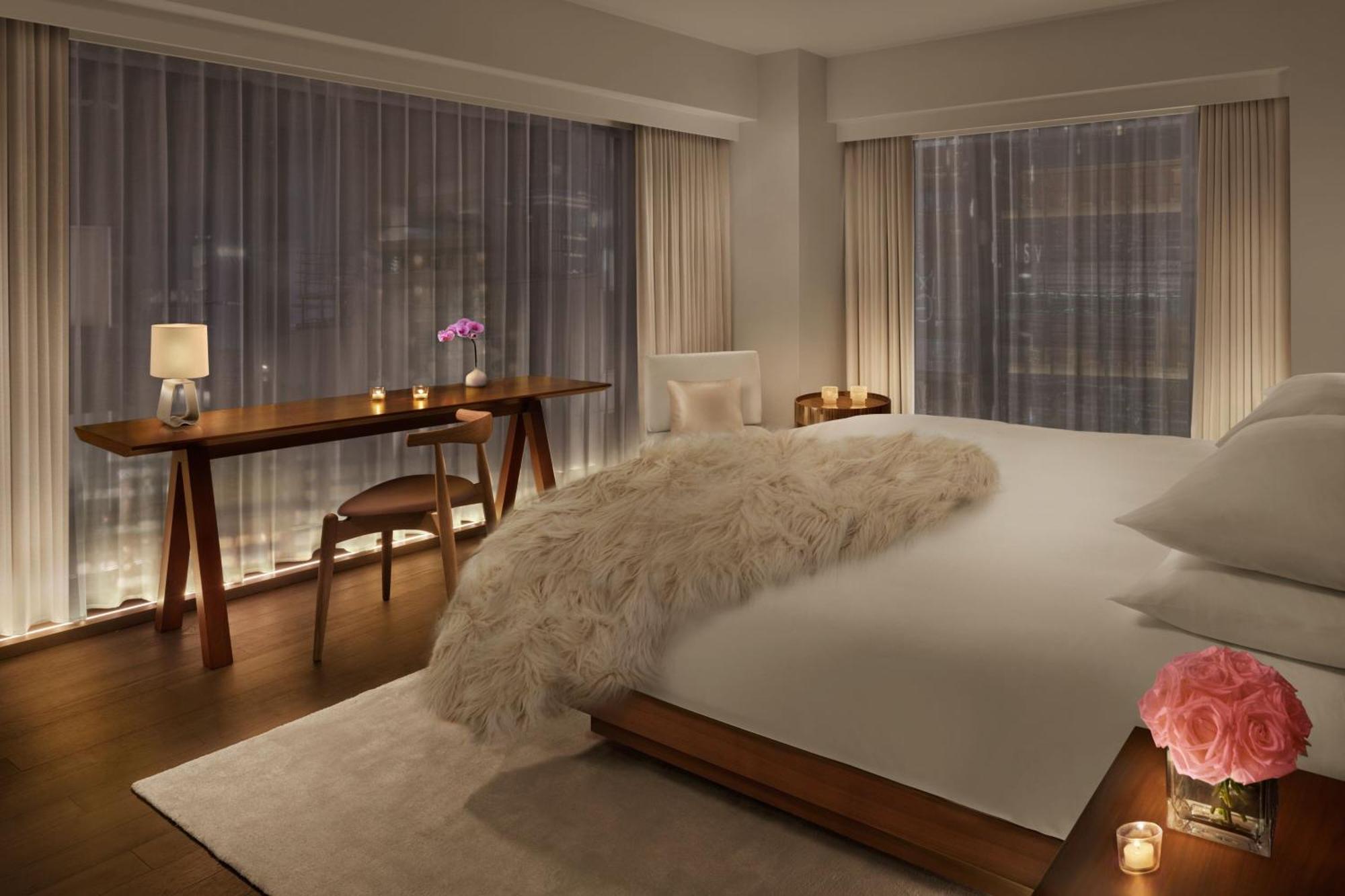 Premiere One-Bedroom King Suite with City View